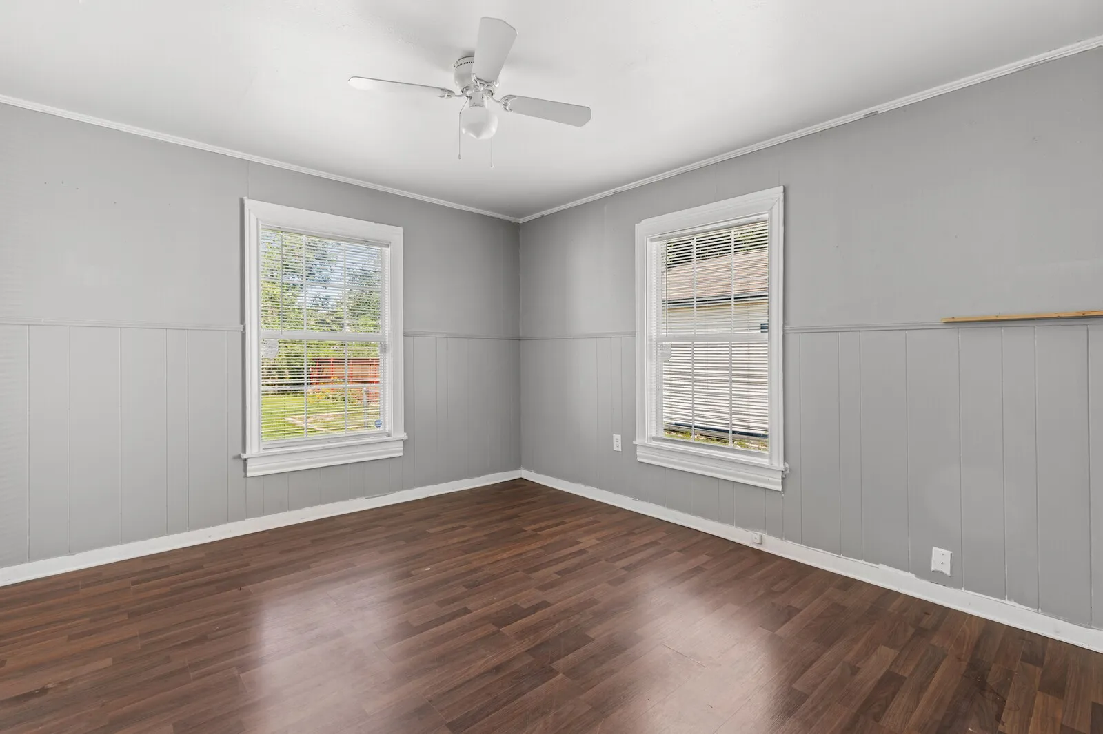 Single Family Residence For Sale in Mc Lennan County , 1212 Lewis Street, Waco, Texas 76705, 2 Bedroom, 1 Bathroom, Garage spaces, 1,092 Sqft, built in 1942, mls#21393377, Real Estate Agent in Waco, Homes For Sale in Mc Lennan county, Homes For Sale in Waco, Realtor in Waco Texas, Real Estate Brokerage Independent Realty Texas, Luminita Cordes Realtor