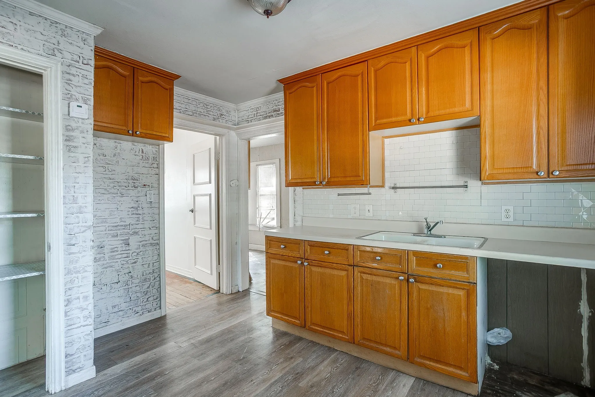Single Family Residence For Sale in Tarrant County , 3318 Devalcourt Avenue, Forest Hill, Texas 76119, 1 Bedroom, 1 Bathroom, Garage spaces, 960 Sqft, built in 1943, mls#21393990, Real Estate Agent in Forest Hill, Homes For Sale in Tarrant county, Homes For Sale in Forest Hill, Realtor in Forest Hill Texas, Real Estate Brokerage Independent Realty Texas, Luminita Cordes Realtor