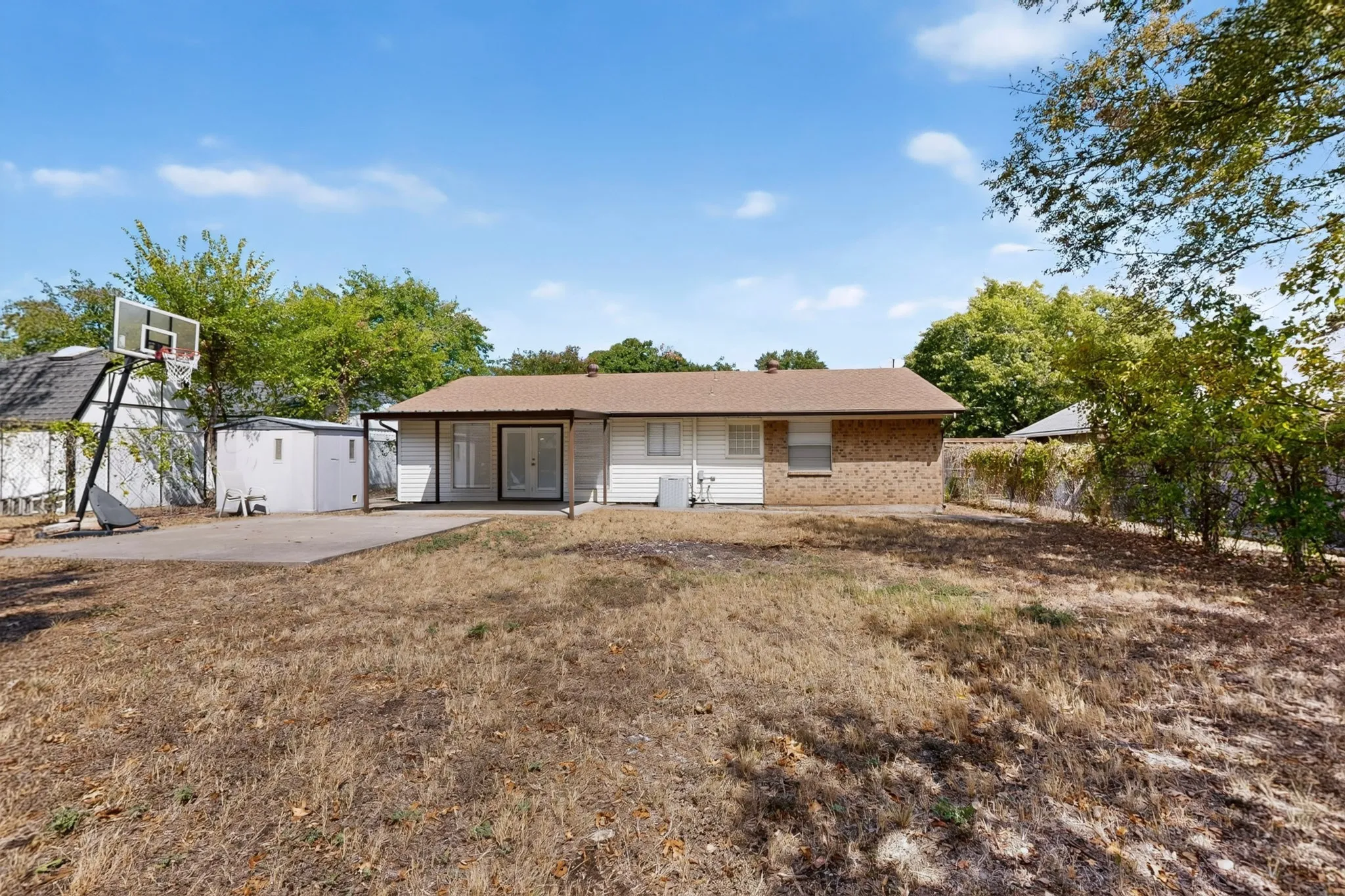 Single Family Residence For Sale in Dallas County , 346 Linkcrest Drive, Duncanville, Texas 75137, 3 Bedroom, 2 Bathroom, 1 Garage spaces, 1,155 Sqft, built in 1971, mls#21394594, Real Estate Agent in Duncanville, Homes For Sale in Dallas county, Homes For Sale in Duncanville, Realtor in Duncanville Texas, Real Estate Brokerage Independent Realty Texas, Luminita Cordes Realtor
