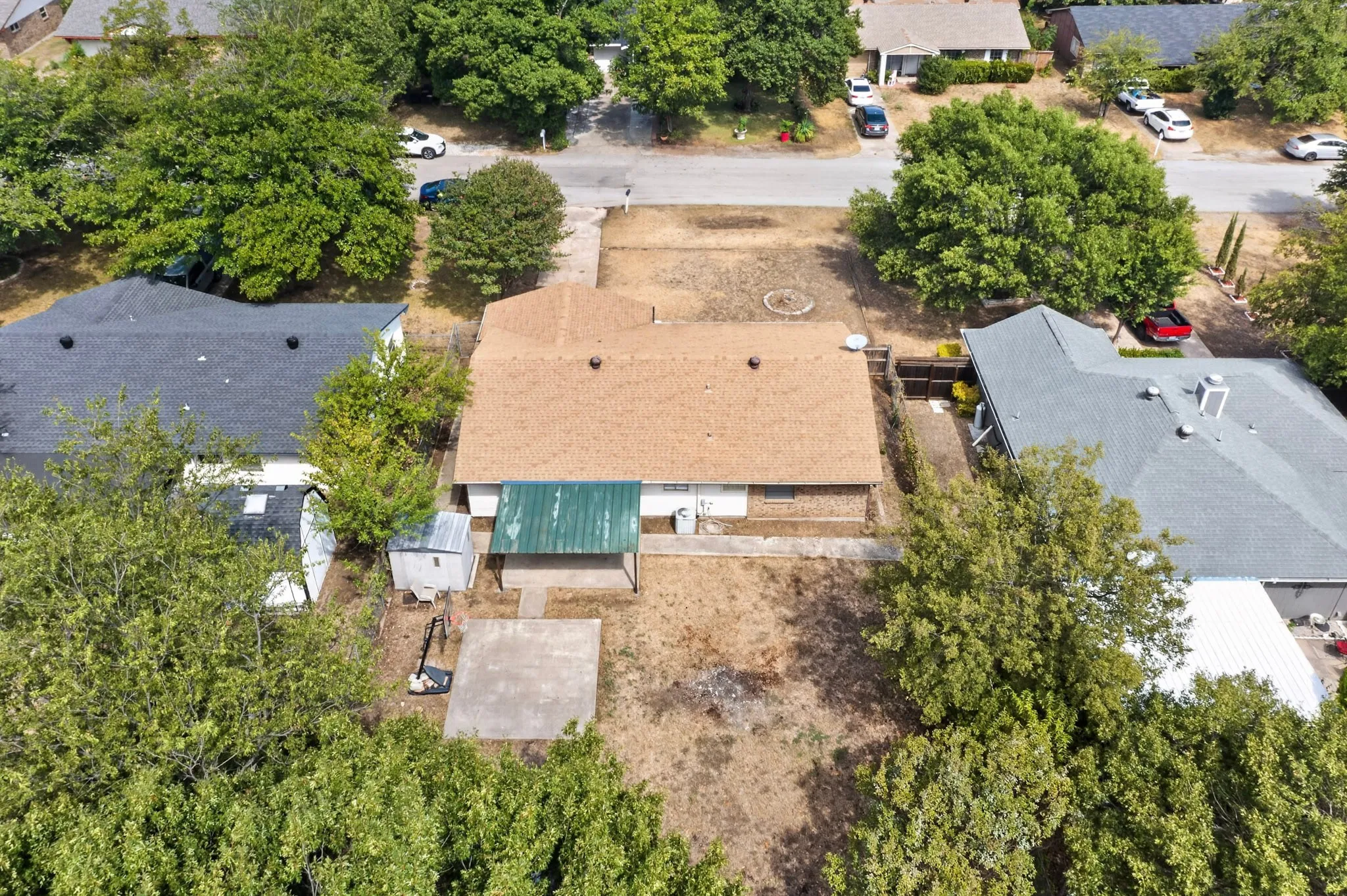Single Family Residence For Sale in Dallas County , 346 Linkcrest Drive, Duncanville, Texas 75137, 3 Bedroom, 2 Bathroom, 1 Garage spaces, 1,155 Sqft, built in 1971, mls#21394594, Real Estate Agent in Duncanville, Homes For Sale in Dallas county, Homes For Sale in Duncanville, Realtor in Duncanville Texas, Real Estate Brokerage Independent Realty Texas, Luminita Cordes Realtor