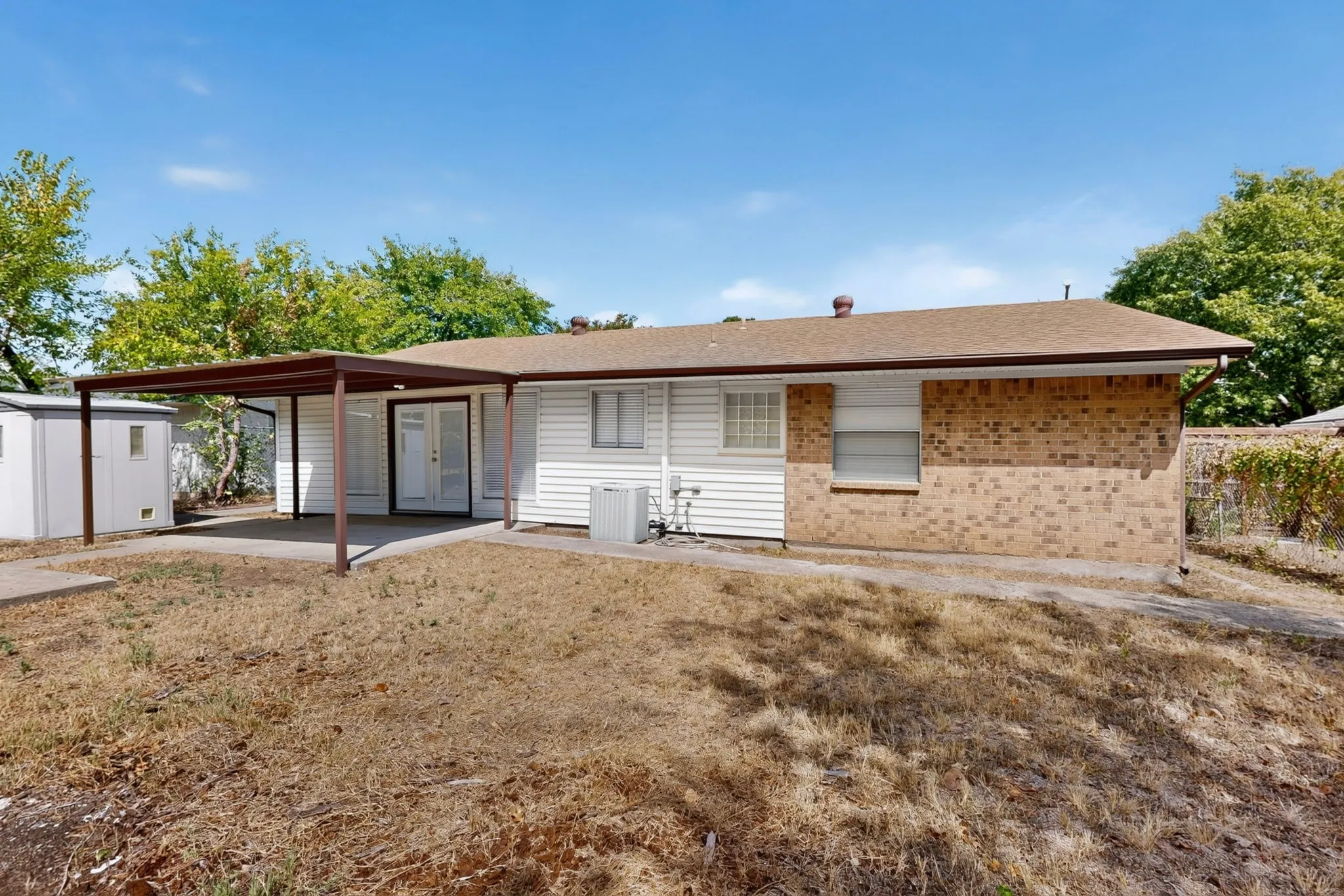 Single Family Residence For Sale in Dallas County , 346 Linkcrest Drive, Duncanville, Texas 75137, 3 Bedroom, 2 Bathroom, 1 Garage spaces, 1,155 Sqft, built in 1971, mls#21394594, Real Estate Agent in Duncanville, Homes For Sale in Dallas county, Homes For Sale in Duncanville, Realtor in Duncanville Texas, Real Estate Brokerage Independent Realty Texas, Luminita Cordes Realtor