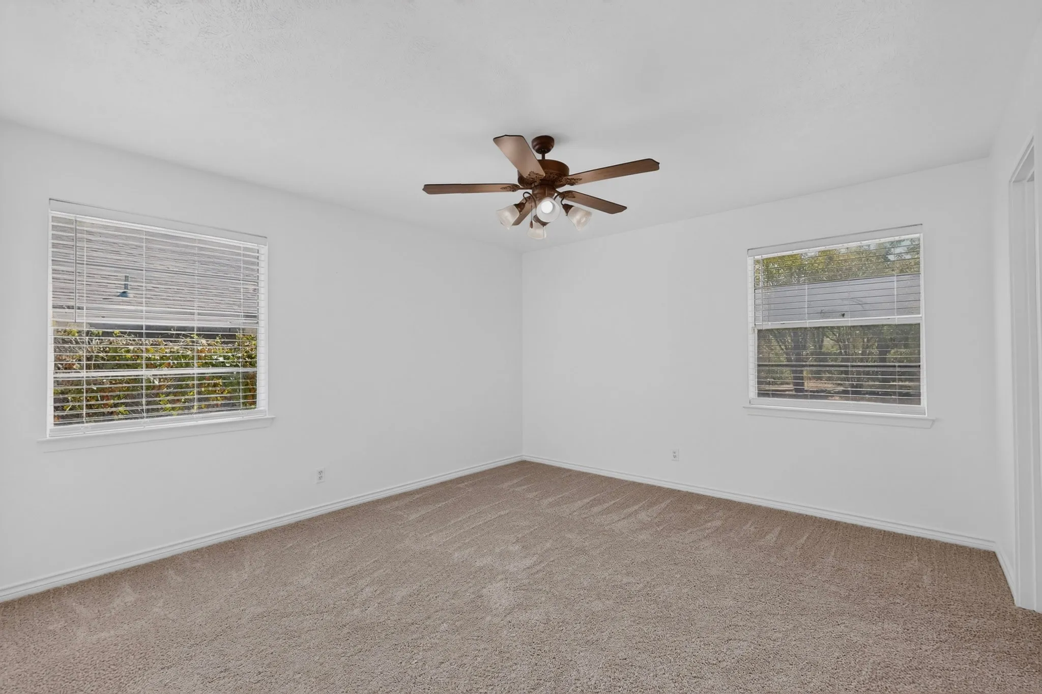 Single Family Residence For Sale in Dallas County , 346 Linkcrest Drive, Duncanville, Texas 75137, 3 Bedroom, 2 Bathroom, 1 Garage spaces, 1,155 Sqft, built in 1971, mls#21394594, Real Estate Agent in Duncanville, Homes For Sale in Dallas county, Homes For Sale in Duncanville, Realtor in Duncanville Texas, Real Estate Brokerage Independent Realty Texas, Luminita Cordes Realtor