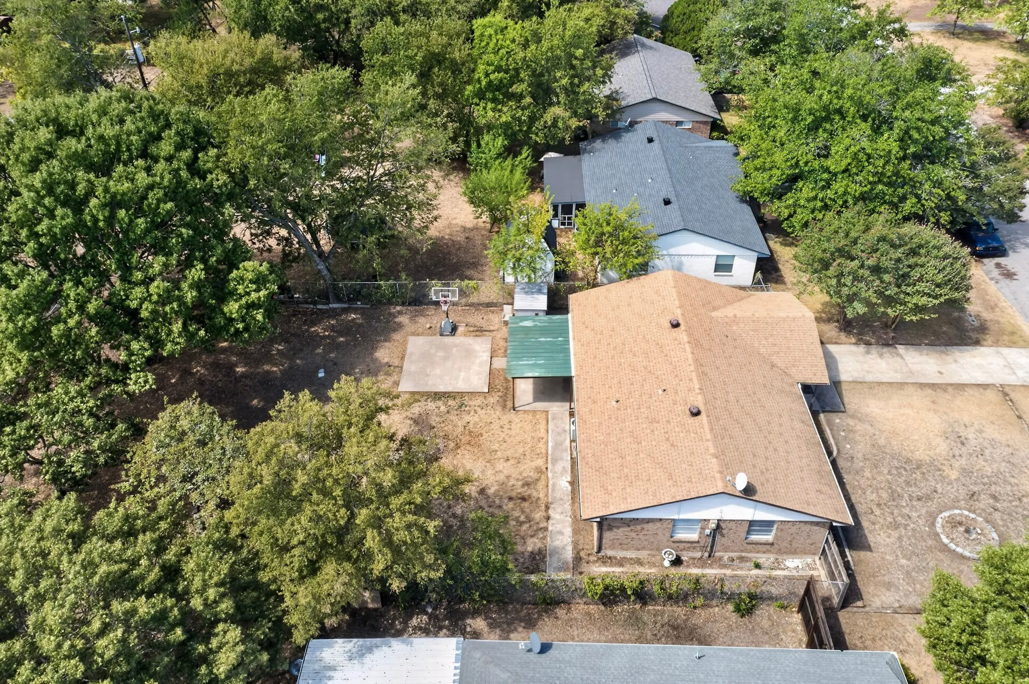 Single Family Residence For Sale in Dallas County , 346 Linkcrest Drive, Duncanville, Texas 75137, 3 Bedroom, 2 Bathroom, 1 Garage spaces, 1,155 Sqft, built in 1971, mls#21394594, Real Estate Agent in Duncanville, Homes For Sale in Dallas county, Homes For Sale in Duncanville, Realtor in Duncanville Texas, Real Estate Brokerage Independent Realty Texas, Luminita Cordes Realtor