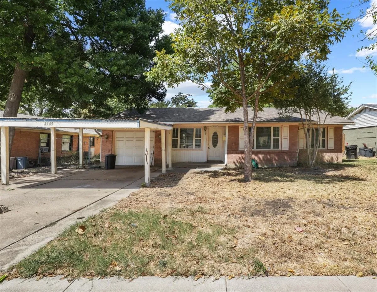 Single Family Residence For Sale