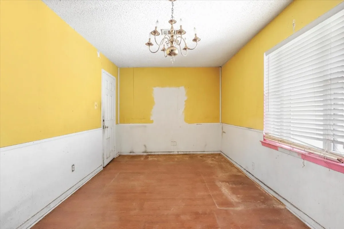 Single Family Residence For Sale in Dallas County , 3749 Nabholtz Lane, Mesquite, Texas 75150, 4 Bedroom, 1 Bathroom, Garage spaces, 1,439 Sqft, built in 1956, mls#21394984, Real Estate Agent in Mesquite, Homes For Sale in Dallas county, Homes For Sale in Mesquite, Realtor in Mesquite Texas, Real Estate Brokerage Independent Realty Texas, Luminita Cordes Realtor