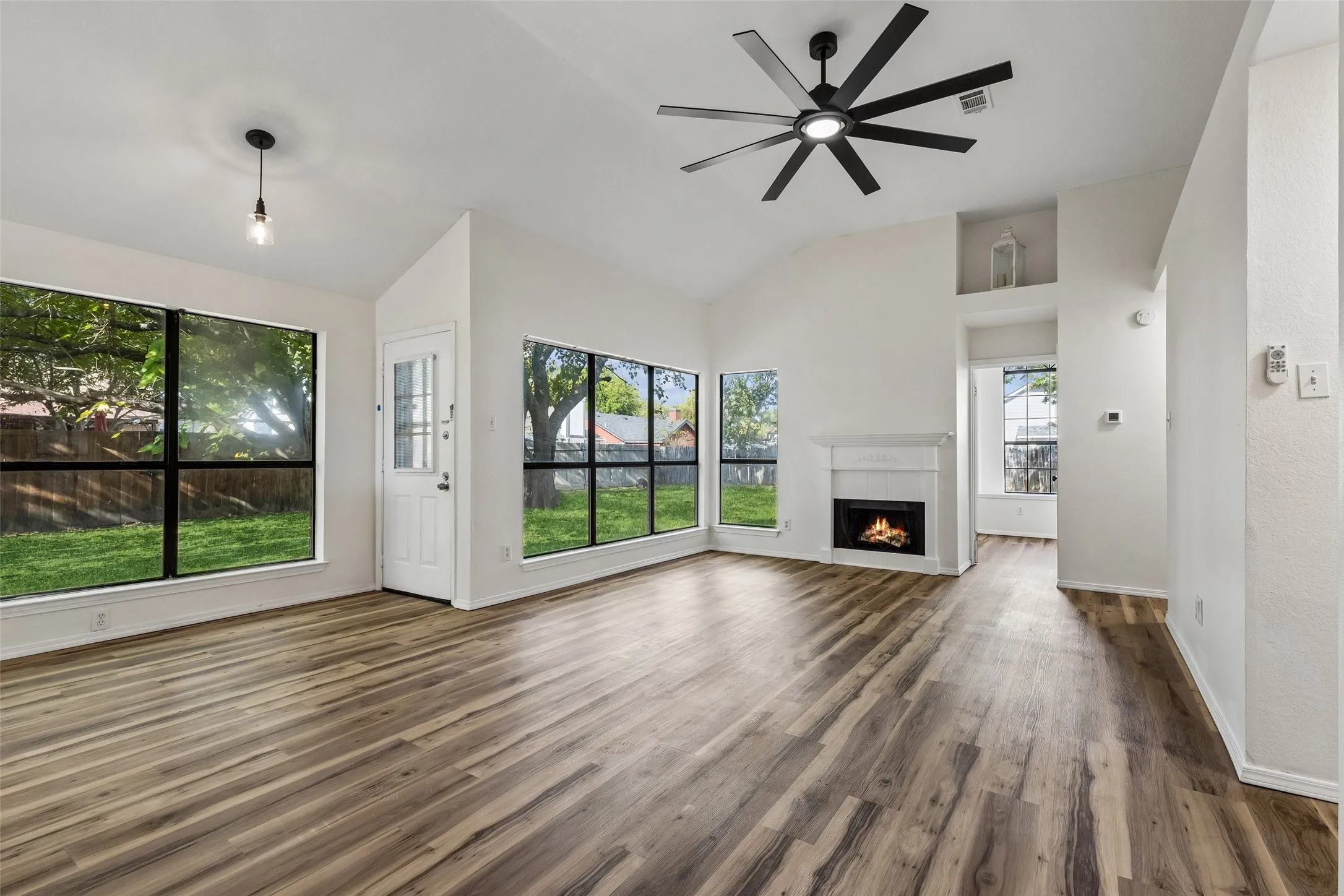 Single Family Residence For Sale in Dallas County , 7801 Bordeaux Lane, Rowlett, Texas 75089, 3 Bedroom, 2 Bathroom, 2 Garage spaces, 1,385 Sqft, built in 1986, mls#21394989, Real Estate Agent in Rowlett, Homes For Sale in Dallas county, Homes For Sale in Rowlett, Realtor in Rowlett Texas, Real Estate Brokerage Independent Realty Texas, Luminita Cordes Realtor