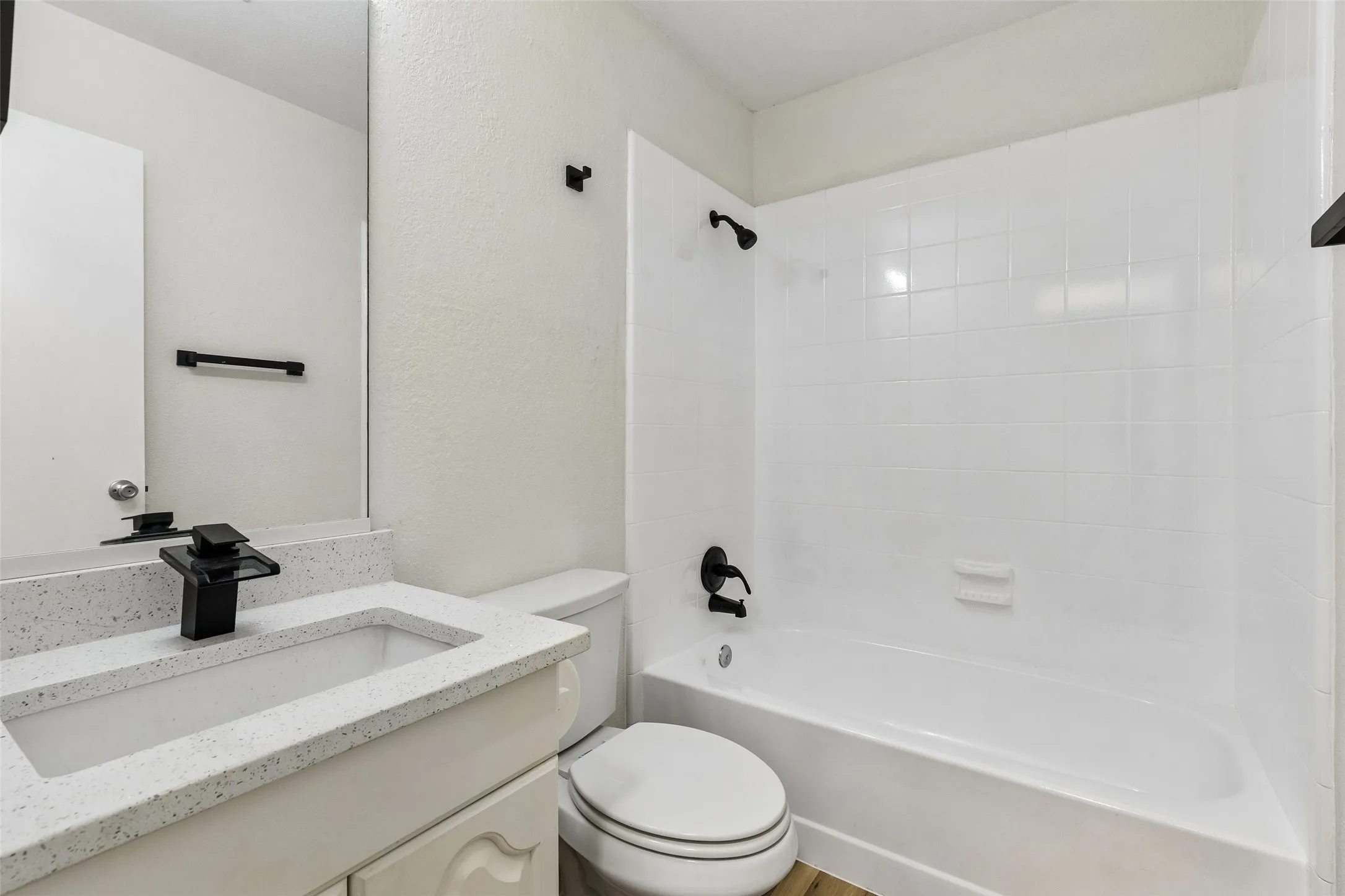 Single Family Residence For Sale in Dallas County , 7801 Bordeaux Lane, Rowlett, Texas 75089, 3 Bedroom, 2 Bathroom, 2 Garage spaces, 1,385 Sqft, built in 1986, mls#21394989, Real Estate Agent in Rowlett, Homes For Sale in Dallas county, Homes For Sale in Rowlett, Realtor in Rowlett Texas, Real Estate Brokerage Independent Realty Texas, Luminita Cordes Realtor