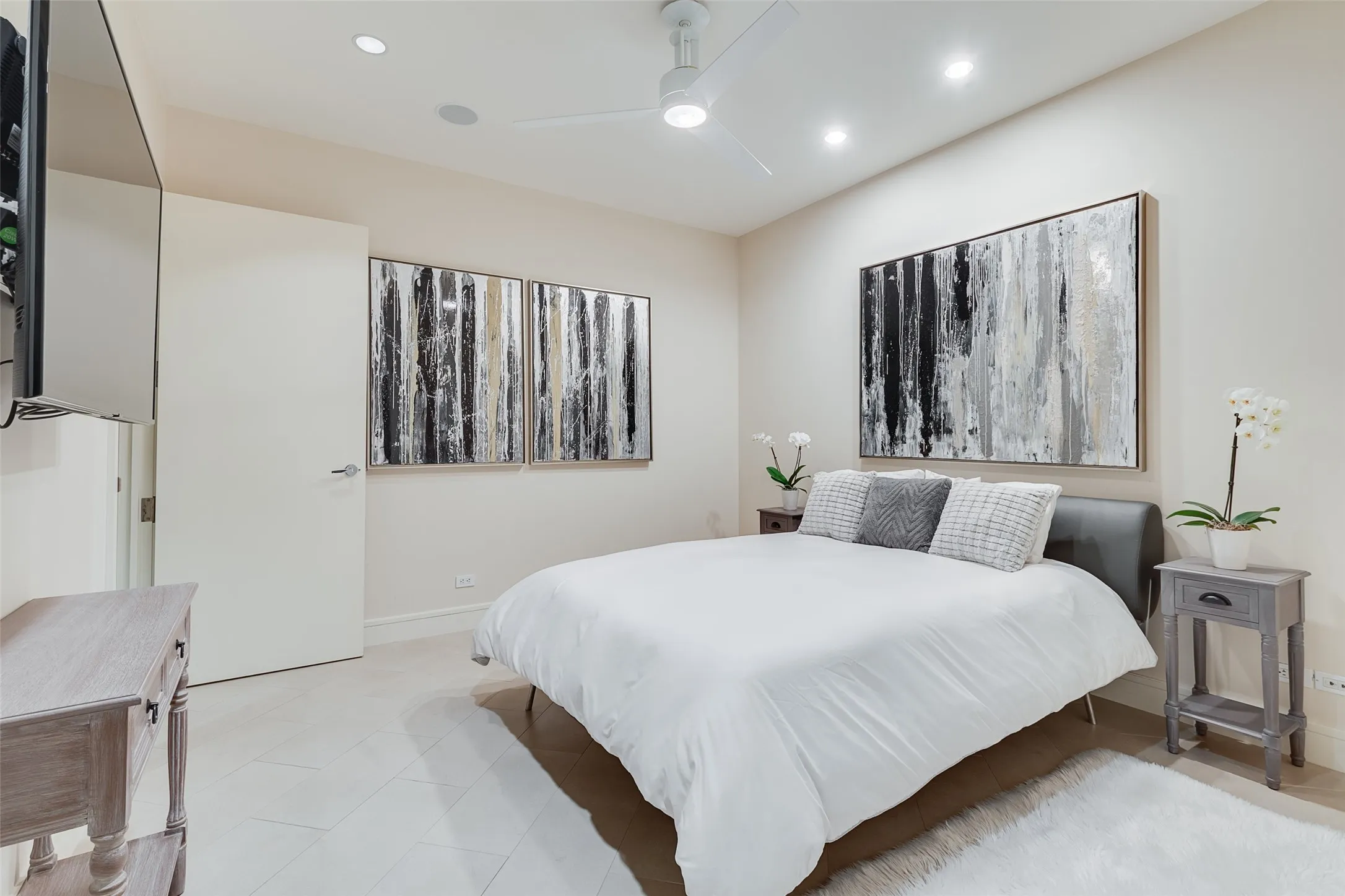 Condominium For Rent in Dallas County , 2408 Victory Park Lane 1233, Dallas, Texas 75219, 2 Bedroom, 3 Bathroom, 2 Garage spaces, 1,619 Sqft, built in 2005, mls#21395008, Real Estate Agent in Dallas, Homes For Rent in Dallas county, Homes For Rent in Dallas, Realtor in Dallas Texas, Real Estate Brokerage Independent Realty Texas, Luminita Cordes Realtor