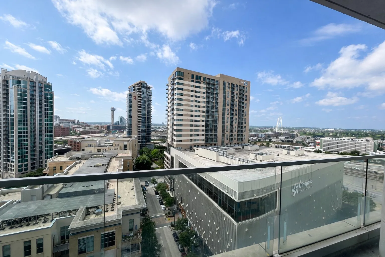 Condominium For Rent in Dallas County , 2408 Victory Park Lane 1233, Dallas, Texas 75219, 2 Bedroom, 3 Bathroom, 2 Garage spaces, 1,619 Sqft, built in 2005, mls#21395008, Real Estate Agent in Dallas, Homes For Rent in Dallas county, Homes For Rent in Dallas, Realtor in Dallas Texas, Real Estate Brokerage Independent Realty Texas, Luminita Cordes Realtor