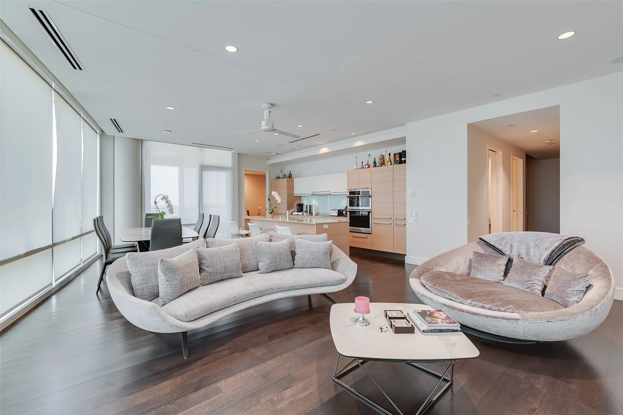 Condominium For Rent in Dallas County , 2408 Victory Park Lane 1233, Dallas, Texas 75219, 2 Bedroom, 3 Bathroom, 2 Garage spaces, 1,619 Sqft, built in 2005, mls#21395008, Real Estate Agent in Dallas, Homes For Rent in Dallas county, Homes For Rent in Dallas, Realtor in Dallas Texas, Real Estate Brokerage Independent Realty Texas, Luminita Cordes Realtor