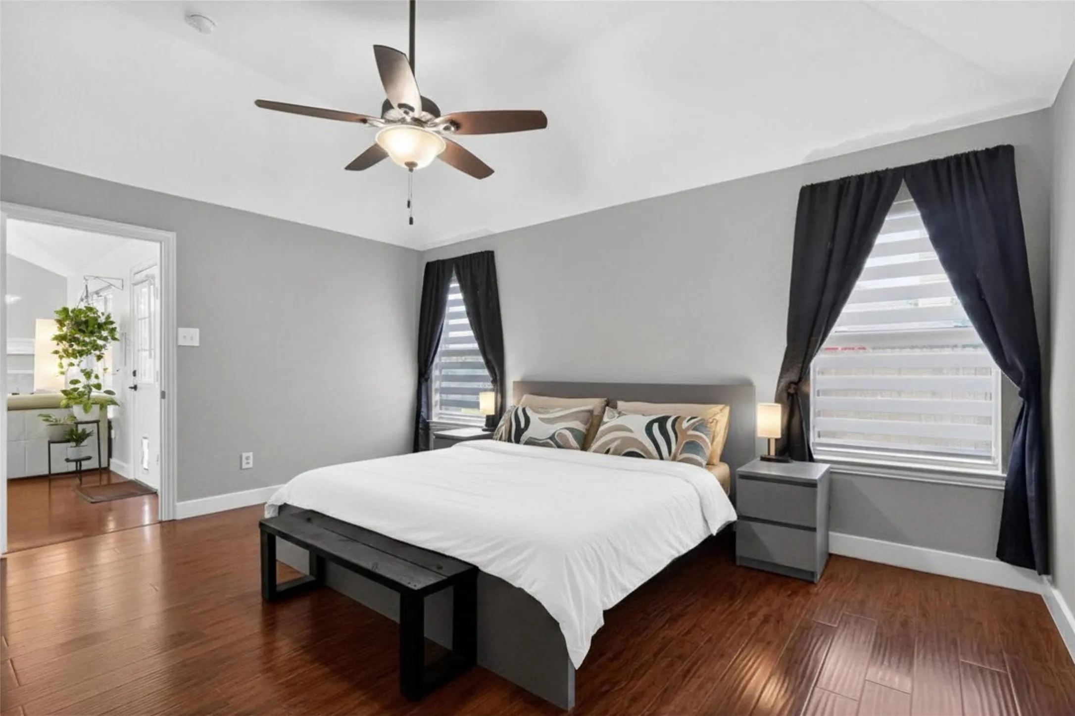 Single Family Residence For Sale in Dallas County , 1347 Lake Forest Drive, Grand Prairie, Texas 75052, 3 Bedroom, 2 Bathroom, 2 Garage spaces, 1,863 Sqft, built in 2006, mls#21394878, Real Estate Agent in Grand Prairie, Homes For Sale in Dallas county, Homes For Sale in Grand Prairie, Realtor in Grand Prairie Texas, Real Estate Brokerage Independent Realty Texas, Luminita Cordes Realtor