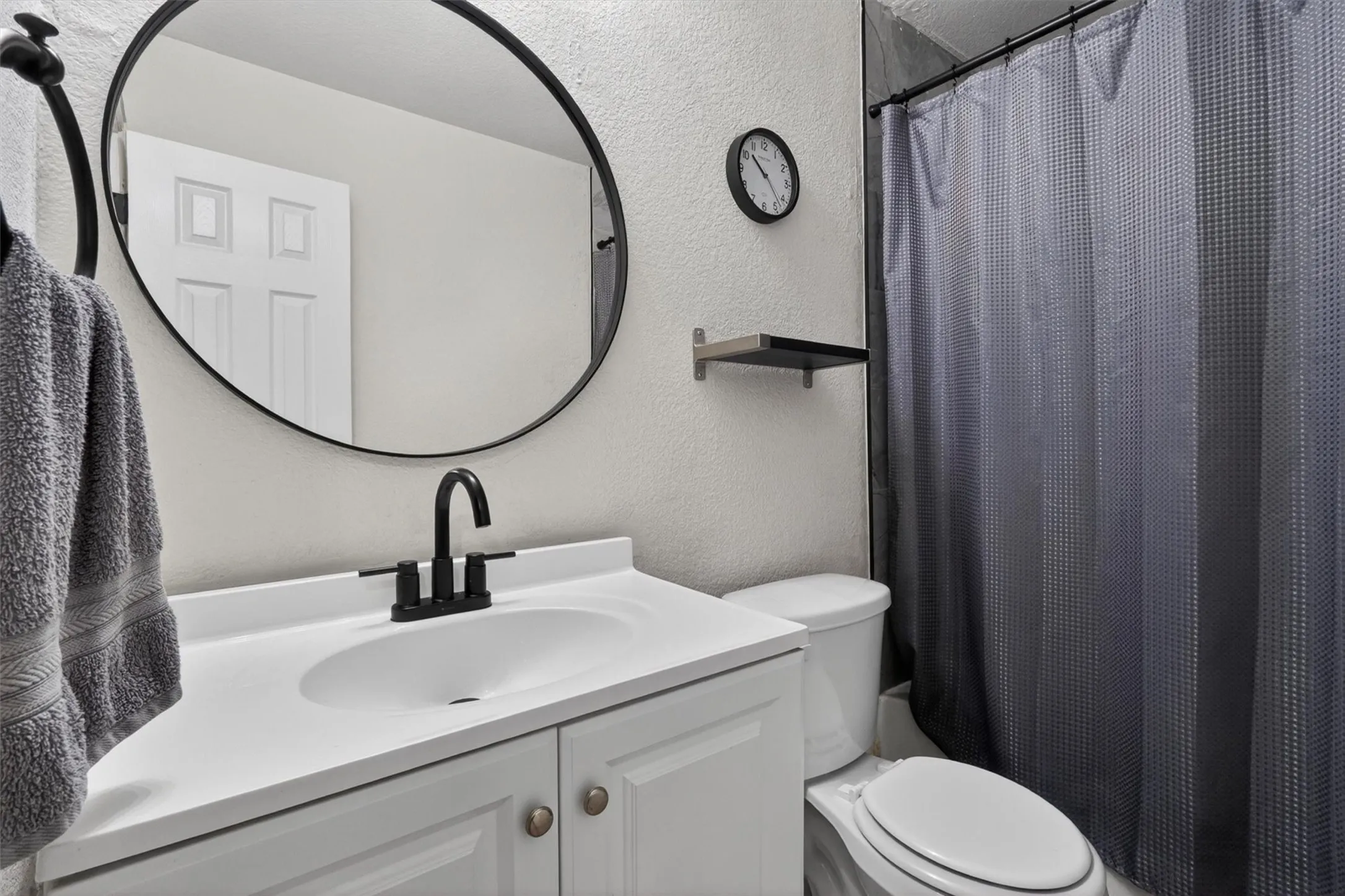 Single Family Residence For Sale in Dallas County , 1347 Lake Forest Drive, Grand Prairie, Texas 75052, 3 Bedroom, 2 Bathroom, 2 Garage spaces, 1,863 Sqft, built in 2006, mls#21394878, Real Estate Agent in Grand Prairie, Homes For Sale in Dallas county, Homes For Sale in Grand Prairie, Realtor in Grand Prairie Texas, Real Estate Brokerage Independent Realty Texas, Luminita Cordes Realtor