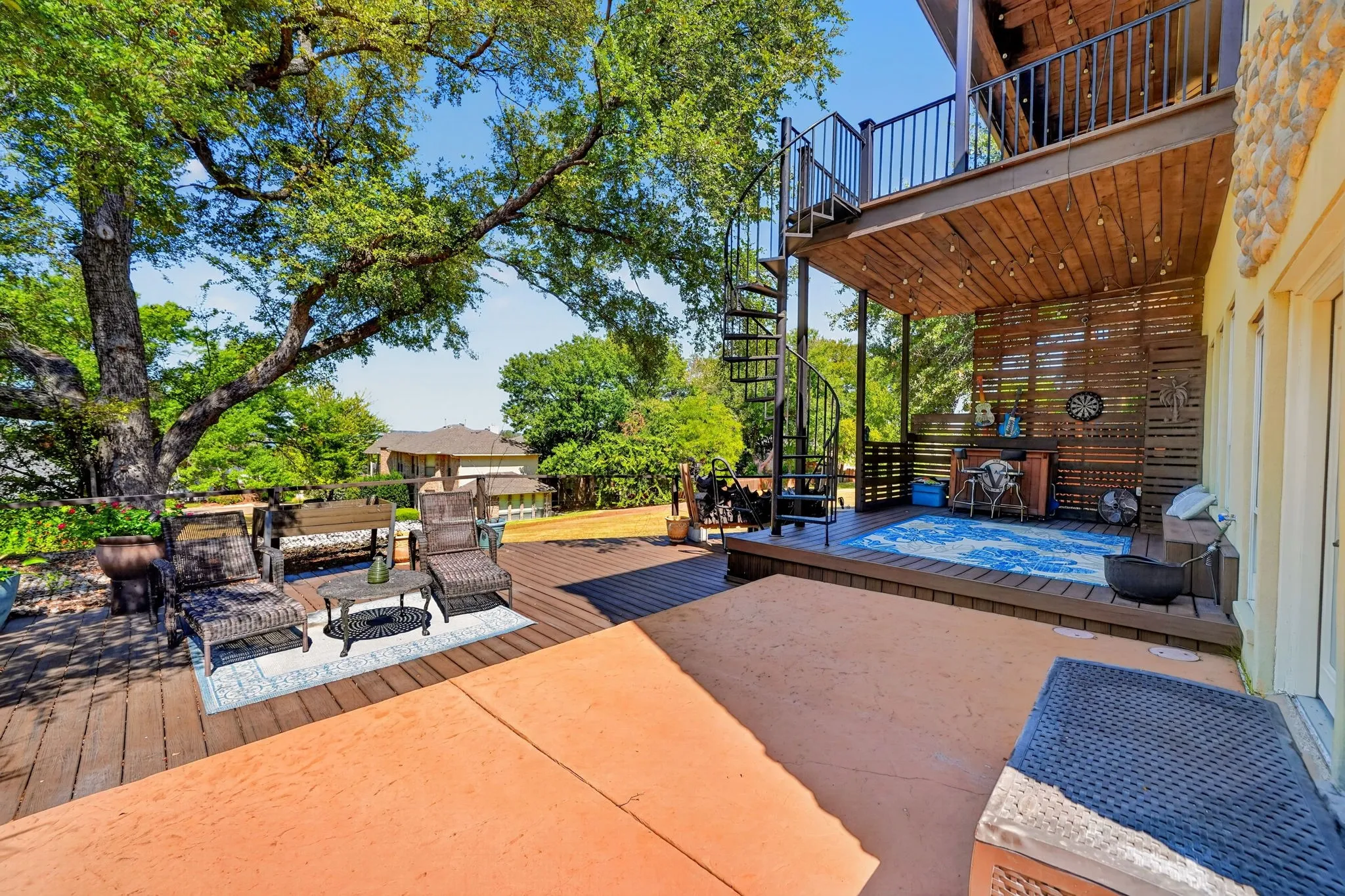 Single Family Residence For Sale in Rockwall County , 502 Columbia Drive, Rockwall, Texas 75032, 3 Bedroom, 3 Bathroom, 2 Garage spaces, 2,206 Sqft, built in 1987, mls#21392000, Real Estate Agent in Rockwall, Homes For Sale in Rockwall county, Homes For Sale in Rockwall, Realtor in Rockwall Texas, Real Estate Brokerage Independent Realty Texas, Luminita Cordes Realtor