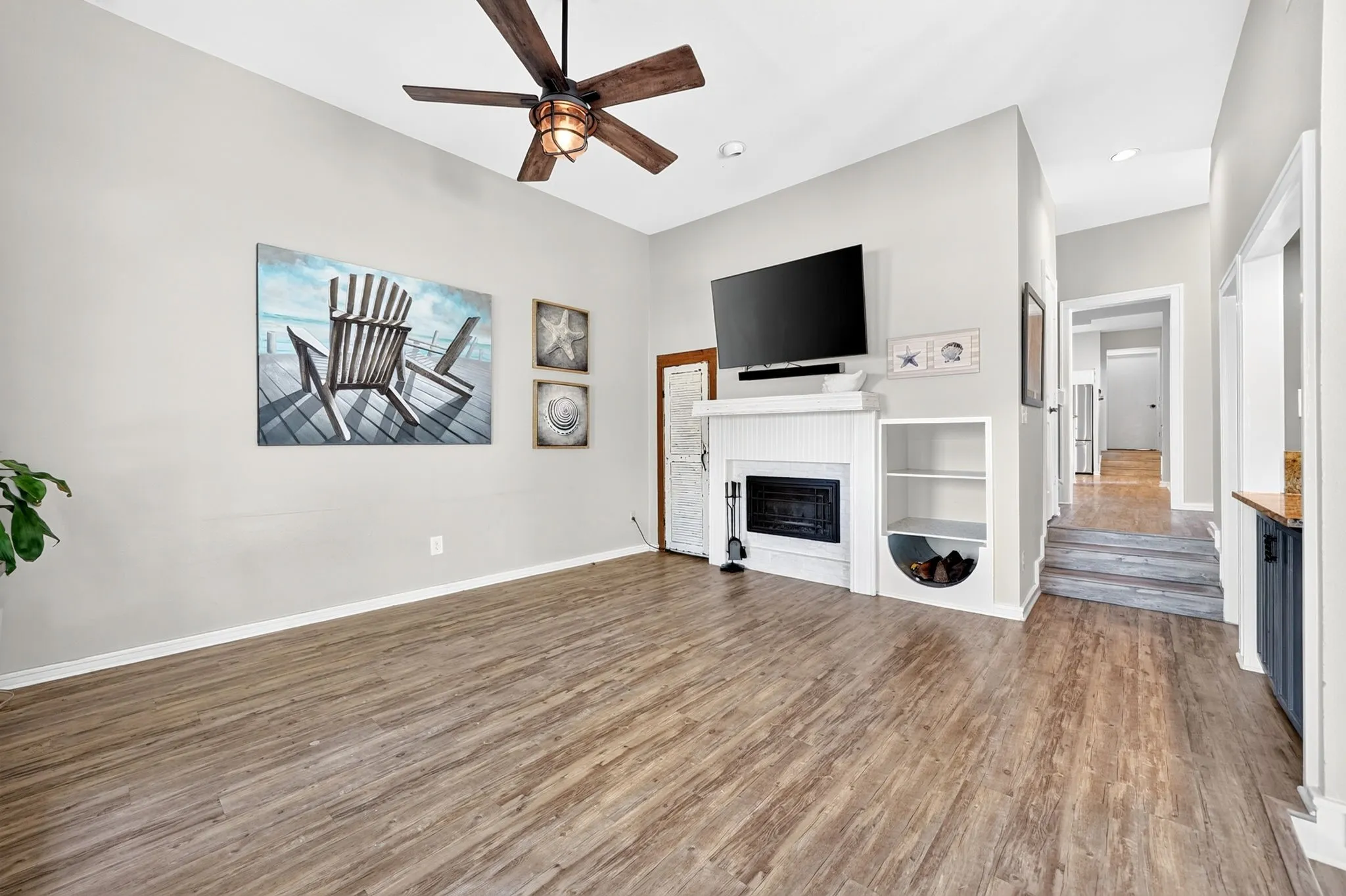 Single Family Residence For Sale in Rockwall County , 502 Columbia Drive, Rockwall, Texas 75032, 3 Bedroom, 3 Bathroom, 2 Garage spaces, 2,206 Sqft, built in 1987, mls#21392000, Real Estate Agent in Rockwall, Homes For Sale in Rockwall county, Homes For Sale in Rockwall, Realtor in Rockwall Texas, Real Estate Brokerage Independent Realty Texas, Luminita Cordes Realtor