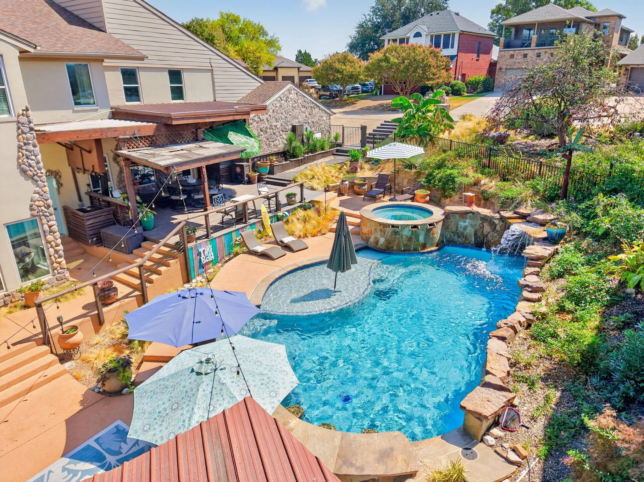 Single Family Residence For Sale in Rockwall County , 502 Columbia Drive, Rockwall, Texas 75032, 3 Bedroom, 3 Bathroom, 2 Garage spaces, 2,206 Sqft, built in 1987, mls#21392000, Real Estate Agent in Rockwall, Homes For Sale in Rockwall county, Homes For Sale in Rockwall, Realtor in Rockwall Texas, Real Estate Brokerage Independent Realty Texas, Luminita Cordes Realtor
