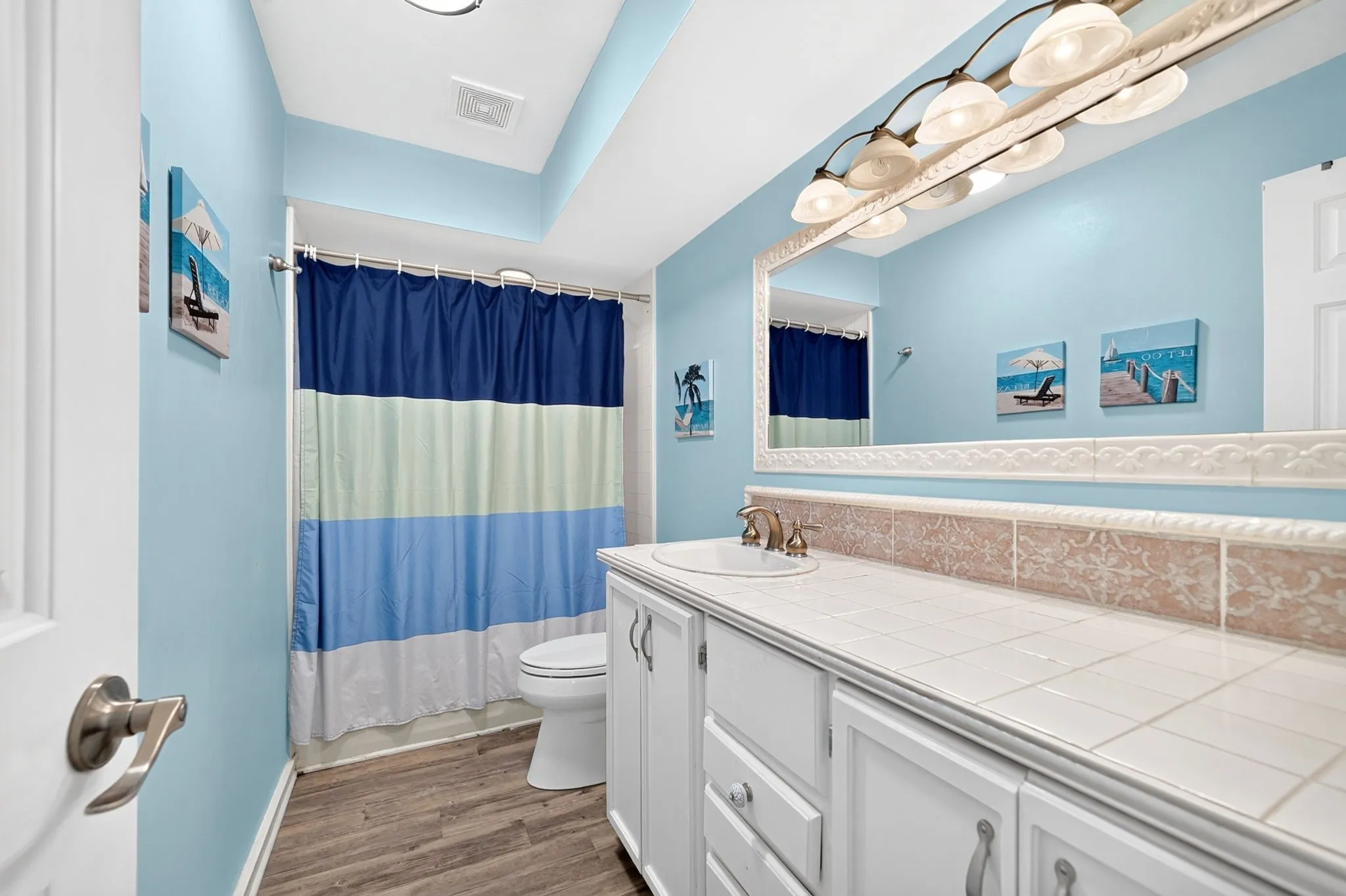 Single Family Residence For Sale in Rockwall County , 502 Columbia Drive, Rockwall, Texas 75032, 3 Bedroom, 3 Bathroom, 2 Garage spaces, 2,206 Sqft, built in 1987, mls#21392000, Real Estate Agent in Rockwall, Homes For Sale in Rockwall county, Homes For Sale in Rockwall, Realtor in Rockwall Texas, Real Estate Brokerage Independent Realty Texas, Luminita Cordes Realtor