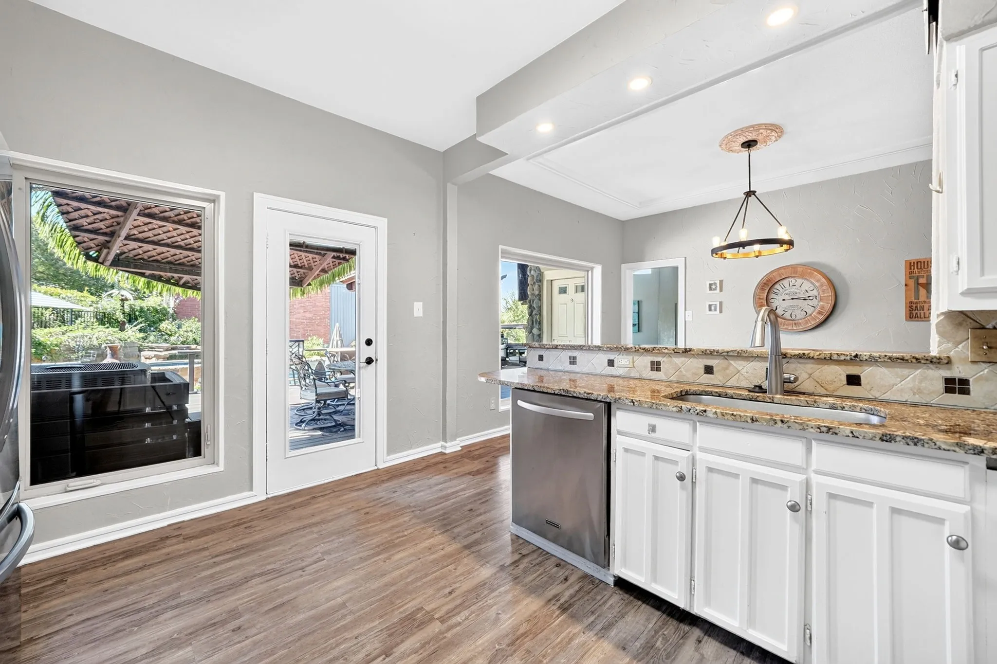 Single Family Residence For Sale in Rockwall County , 502 Columbia Drive, Rockwall, Texas 75032, 3 Bedroom, 3 Bathroom, 2 Garage spaces, 2,206 Sqft, built in 1987, mls#21392000, Real Estate Agent in Rockwall, Homes For Sale in Rockwall county, Homes For Sale in Rockwall, Realtor in Rockwall Texas, Real Estate Brokerage Independent Realty Texas, Luminita Cordes Realtor