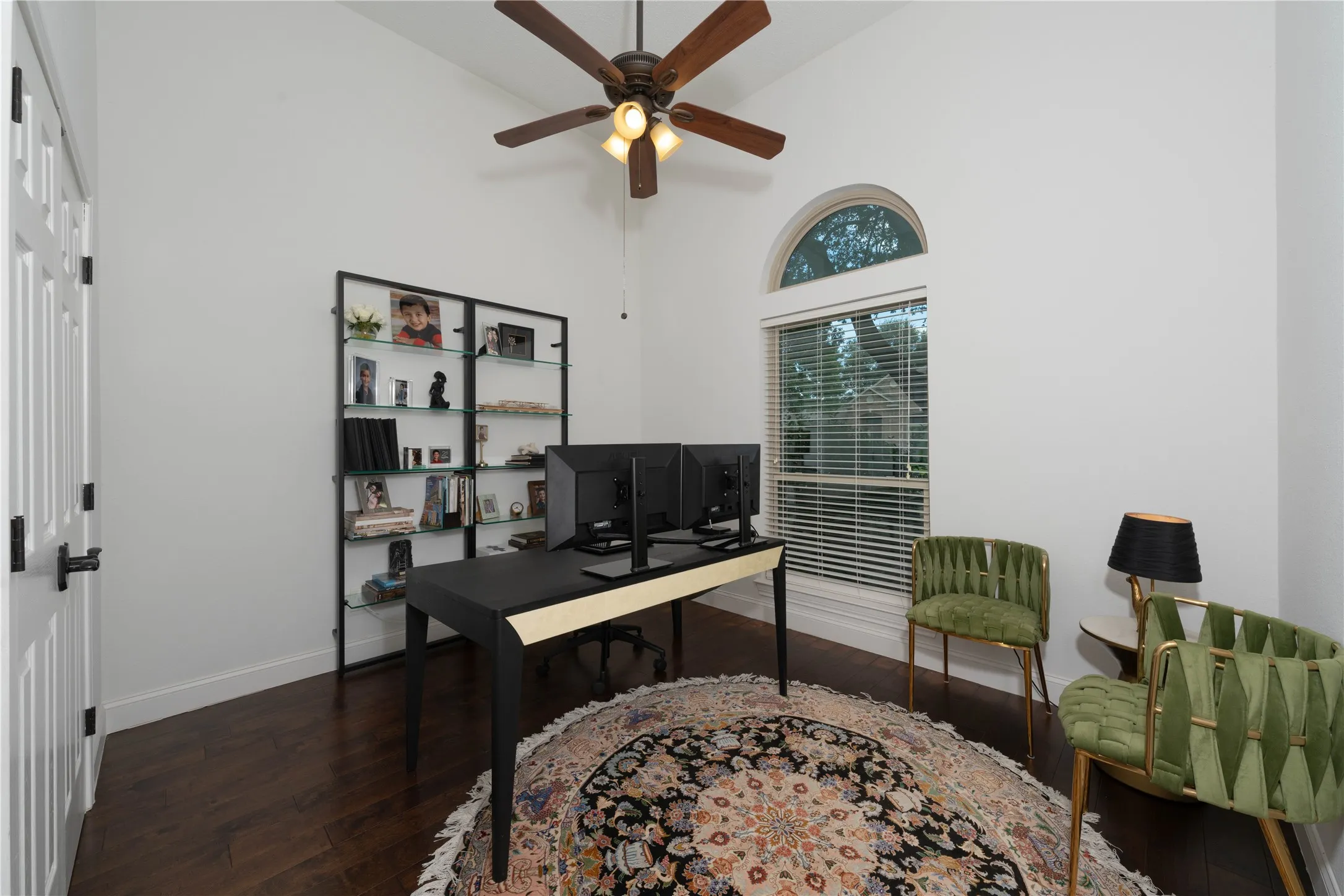 Single Family Residence For Sale in Collin County , 4633 Portrait Lane, Plano, Texas 75024, 4 Bedroom, 3 Bathroom, 2 Garage spaces, 2,758 Sqft, built in 1988, mls#21394768, Real Estate Agent in Plano, Homes For Sale in Collin county, Homes For Sale in Plano, Realtor in Plano Texas, Real Estate Brokerage Independent Realty Texas, Luminita Cordes Realtor