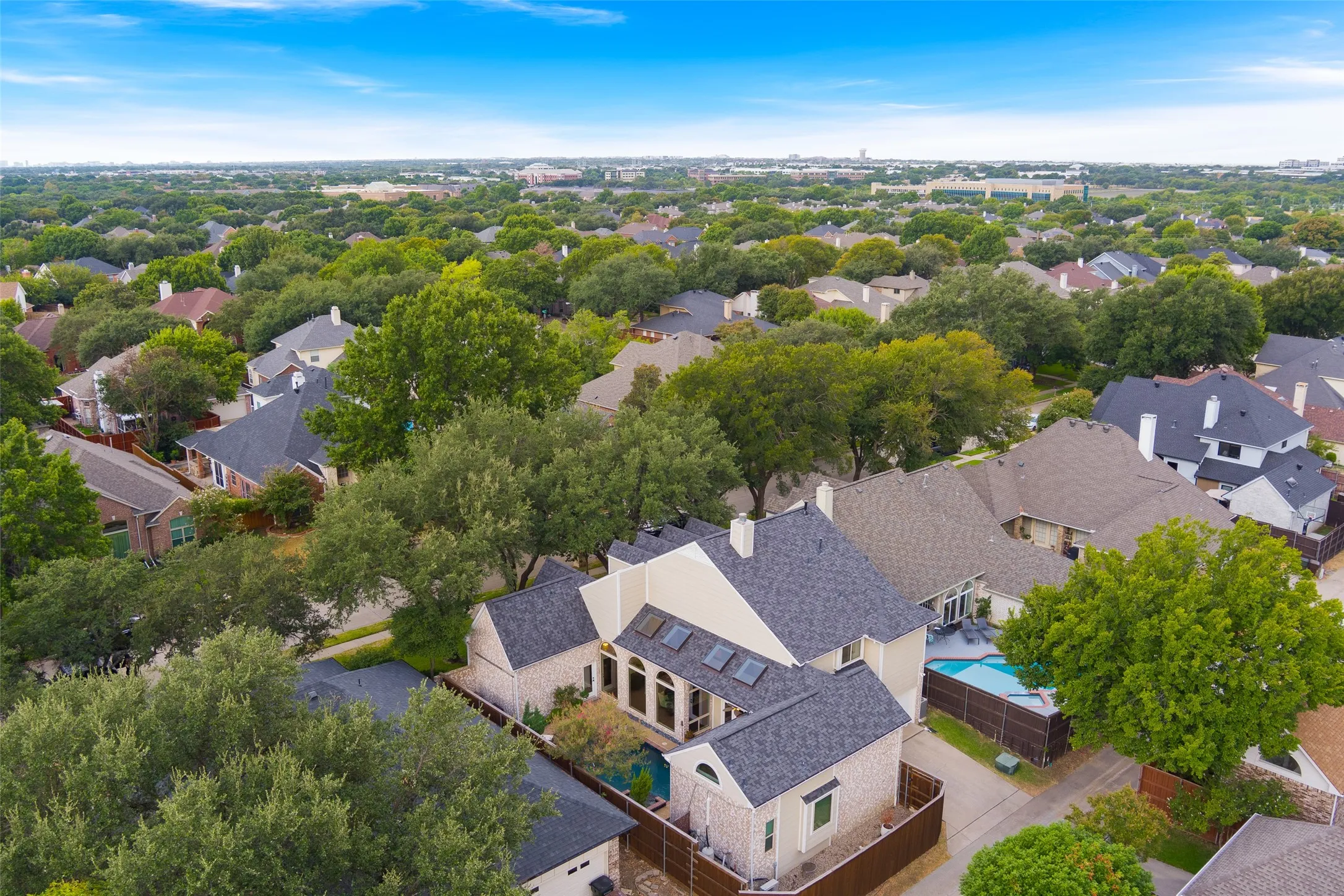 Single Family Residence For Sale in Collin County , 4633 Portrait Lane, Plano, Texas 75024, 4 Bedroom, 3 Bathroom, 2 Garage spaces, 2,758 Sqft, built in 1988, mls#21394768, Real Estate Agent in Plano, Homes For Sale in Collin county, Homes For Sale in Plano, Realtor in Plano Texas, Real Estate Brokerage Independent Realty Texas, Luminita Cordes Realtor