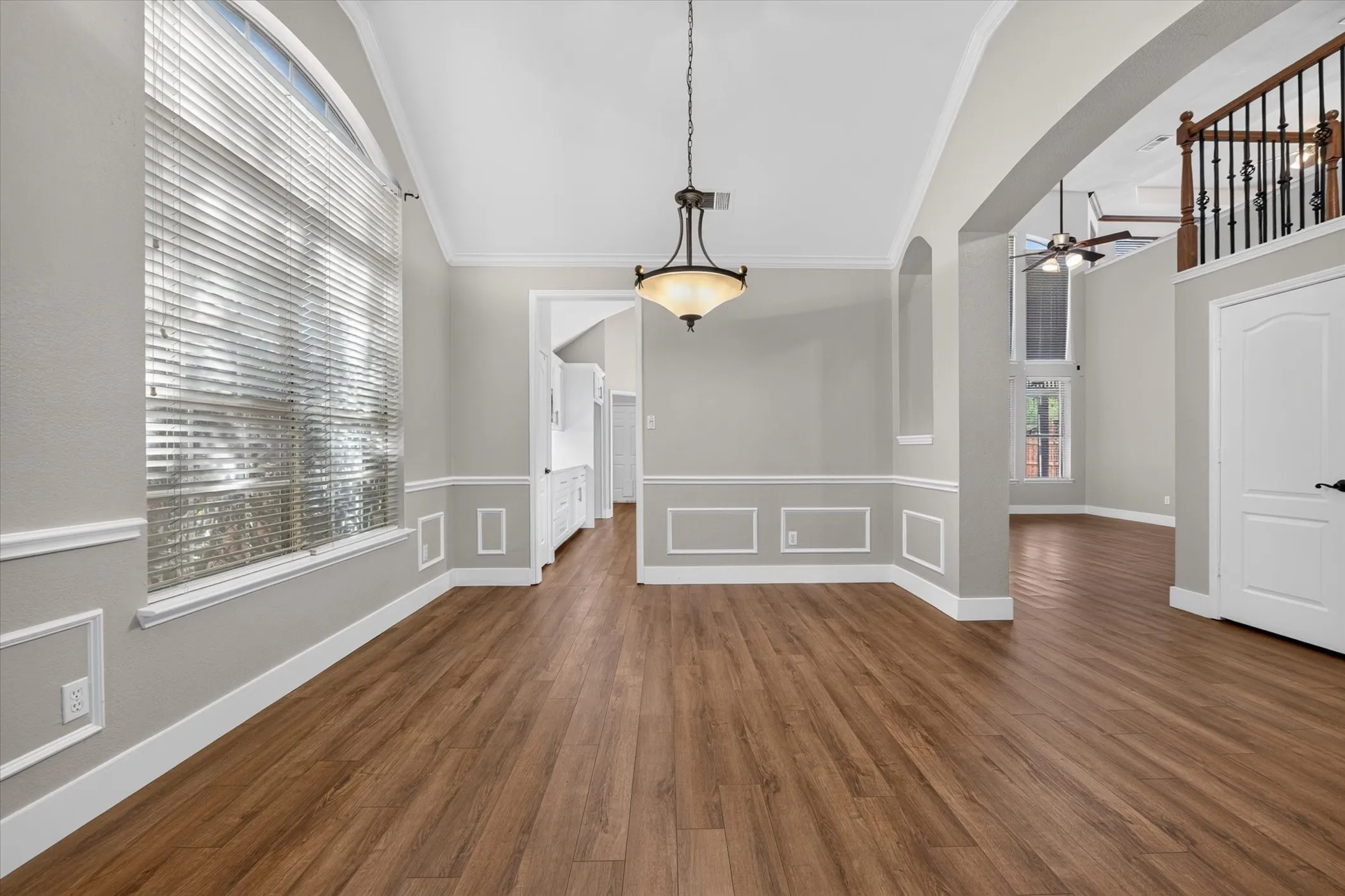 Single Family Residence For Sale in Collin County , 4017 Strattford Drive, Frisco, Texas 75035, 3 Bedroom, 3 Bathroom, 2 Garage spaces, 2,779 Sqft, built in 1996, mls#21383254, Real Estate Agent in Frisco, Homes For Sale in Collin county, Homes For Sale in Frisco, Realtor in Frisco Texas, Real Estate Brokerage Independent Realty Texas, Luminita Cordes Realtor