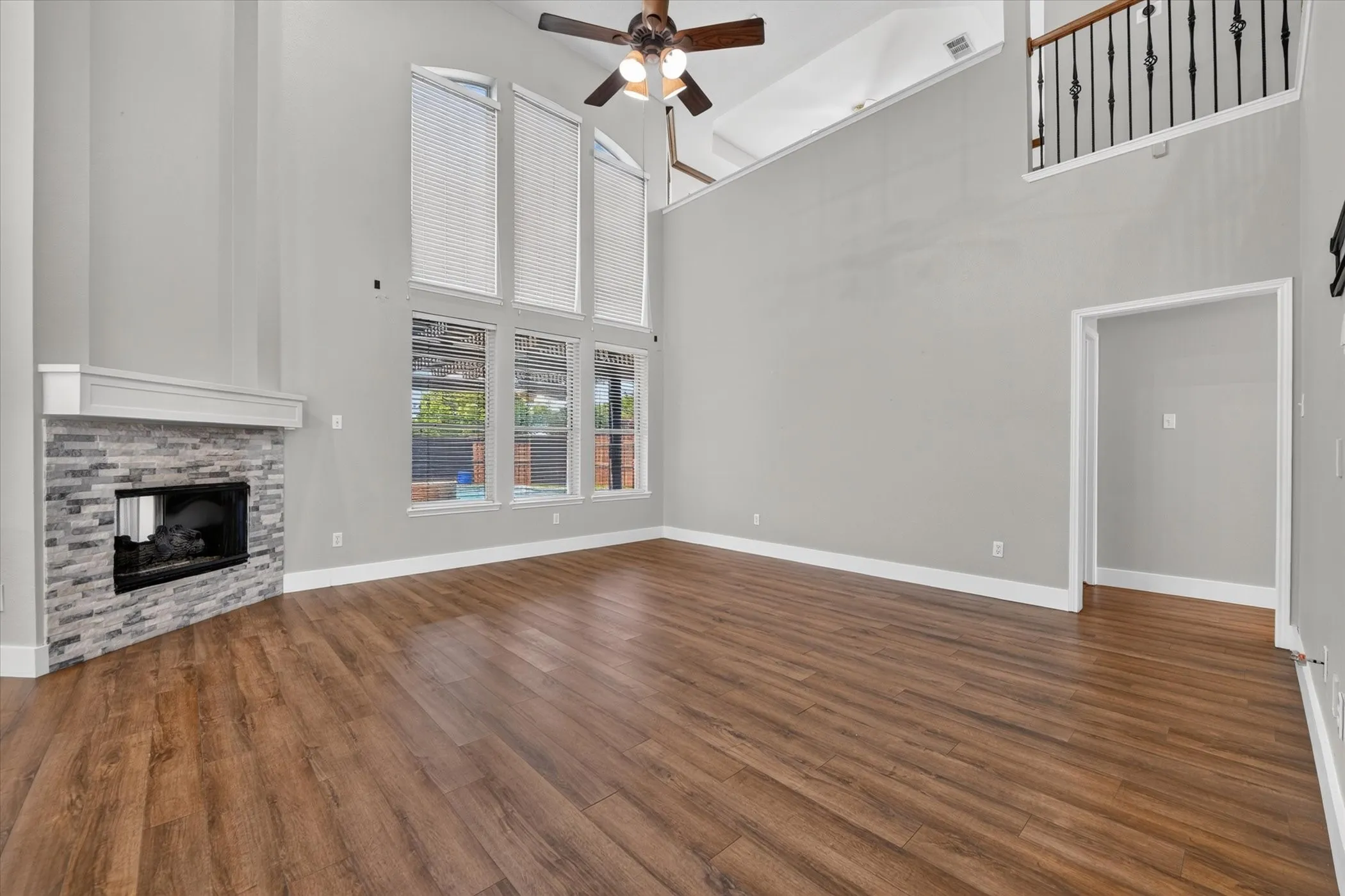 Single Family Residence For Sale in Collin County , 4017 Strattford Drive, Frisco, Texas 75035, 3 Bedroom, 3 Bathroom, 2 Garage spaces, 2,779 Sqft, built in 1996, mls#21383254, Real Estate Agent in Frisco, Homes For Sale in Collin county, Homes For Sale in Frisco, Realtor in Frisco Texas, Real Estate Brokerage Independent Realty Texas, Luminita Cordes Realtor