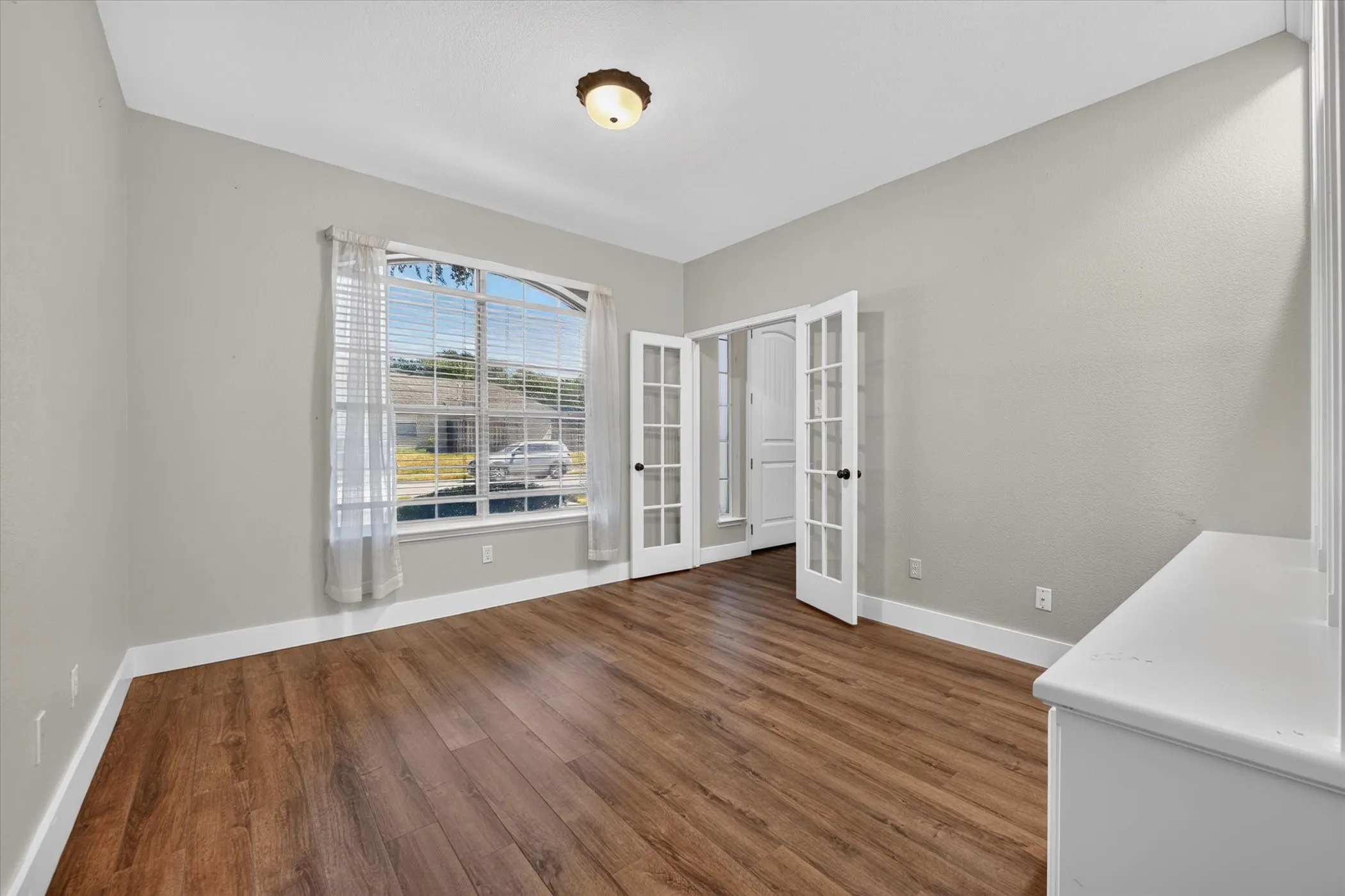 Single Family Residence For Sale in Collin County , 4017 Strattford Drive, Frisco, Texas 75035, 3 Bedroom, 3 Bathroom, 2 Garage spaces, 2,779 Sqft, built in 1996, mls#21383254, Real Estate Agent in Frisco, Homes For Sale in Collin county, Homes For Sale in Frisco, Realtor in Frisco Texas, Real Estate Brokerage Independent Realty Texas, Luminita Cordes Realtor
