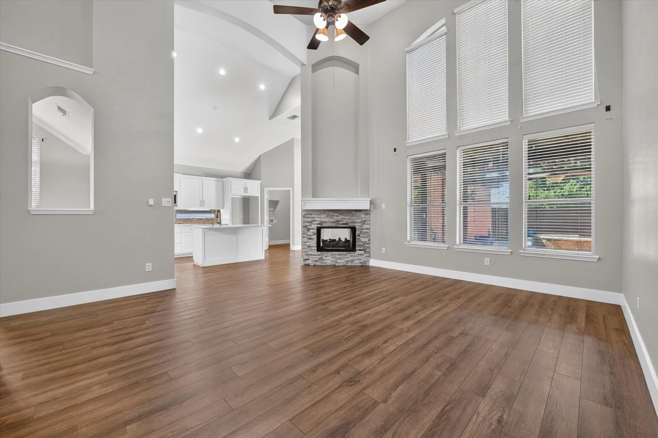 Single Family Residence For Sale in Collin County , 4017 Strattford Drive, Frisco, Texas 75035, 3 Bedroom, 3 Bathroom, 2 Garage spaces, 2,779 Sqft, built in 1996, mls#21383254, Real Estate Agent in Frisco, Homes For Sale in Collin county, Homes For Sale in Frisco, Realtor in Frisco Texas, Real Estate Brokerage Independent Realty Texas, Luminita Cordes Realtor