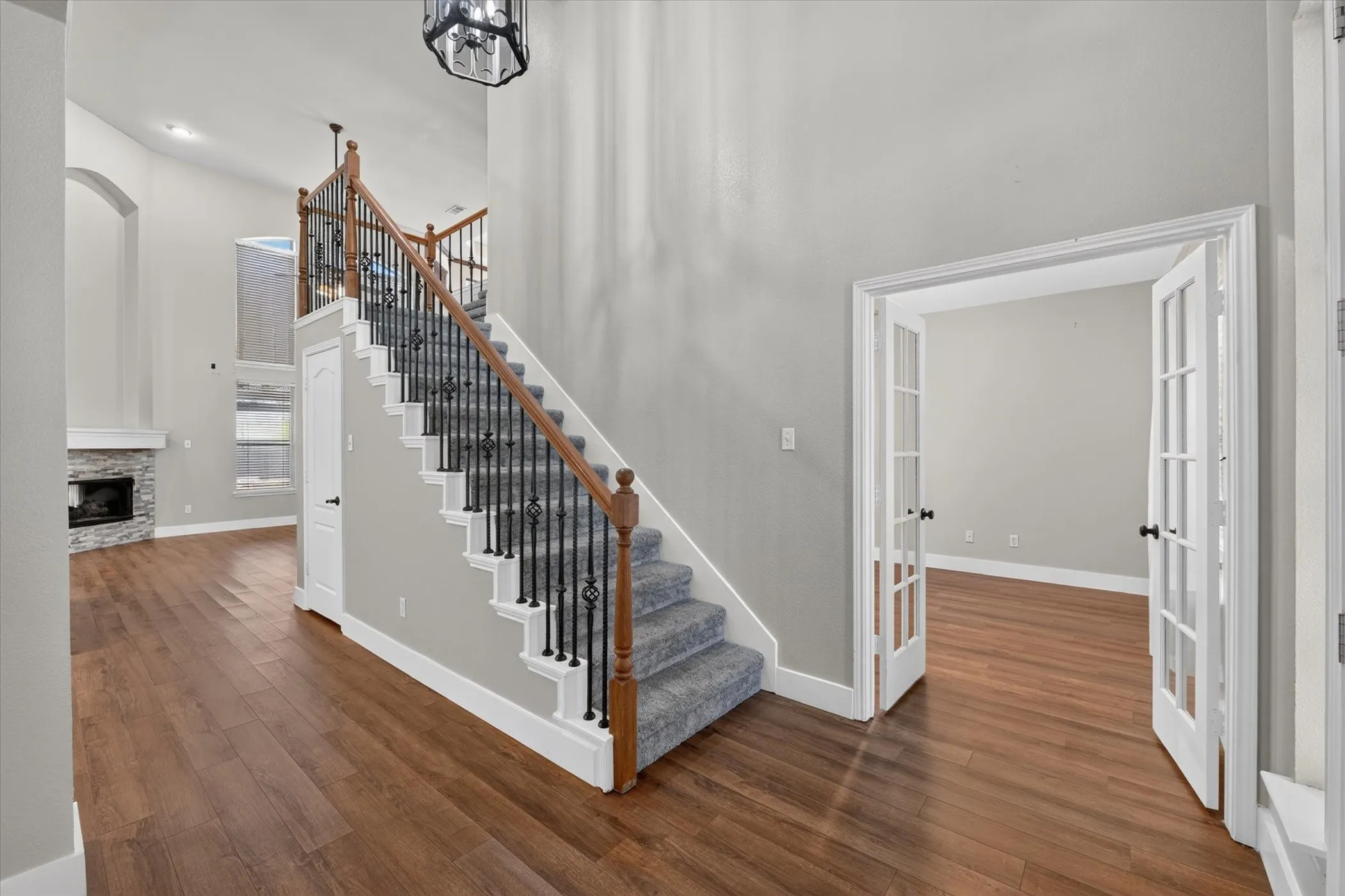 Single Family Residence For Sale in Collin County , 4017 Strattford Drive, Frisco, Texas 75035, 3 Bedroom, 3 Bathroom, 2 Garage spaces, 2,779 Sqft, built in 1996, mls#21383254, Real Estate Agent in Frisco, Homes For Sale in Collin county, Homes For Sale in Frisco, Realtor in Frisco Texas, Real Estate Brokerage Independent Realty Texas, Luminita Cordes Realtor