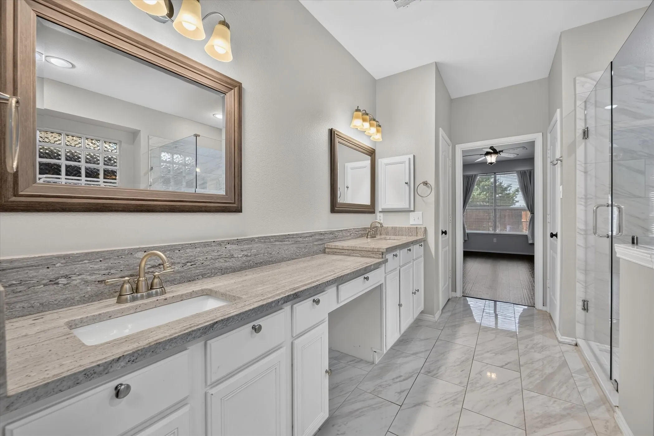 Single Family Residence For Sale in Collin County , 4017 Strattford Drive, Frisco, Texas 75035, 3 Bedroom, 3 Bathroom, 2 Garage spaces, 2,779 Sqft, built in 1996, mls#21383254, Real Estate Agent in Frisco, Homes For Sale in Collin county, Homes For Sale in Frisco, Realtor in Frisco Texas, Real Estate Brokerage Independent Realty Texas, Luminita Cordes Realtor