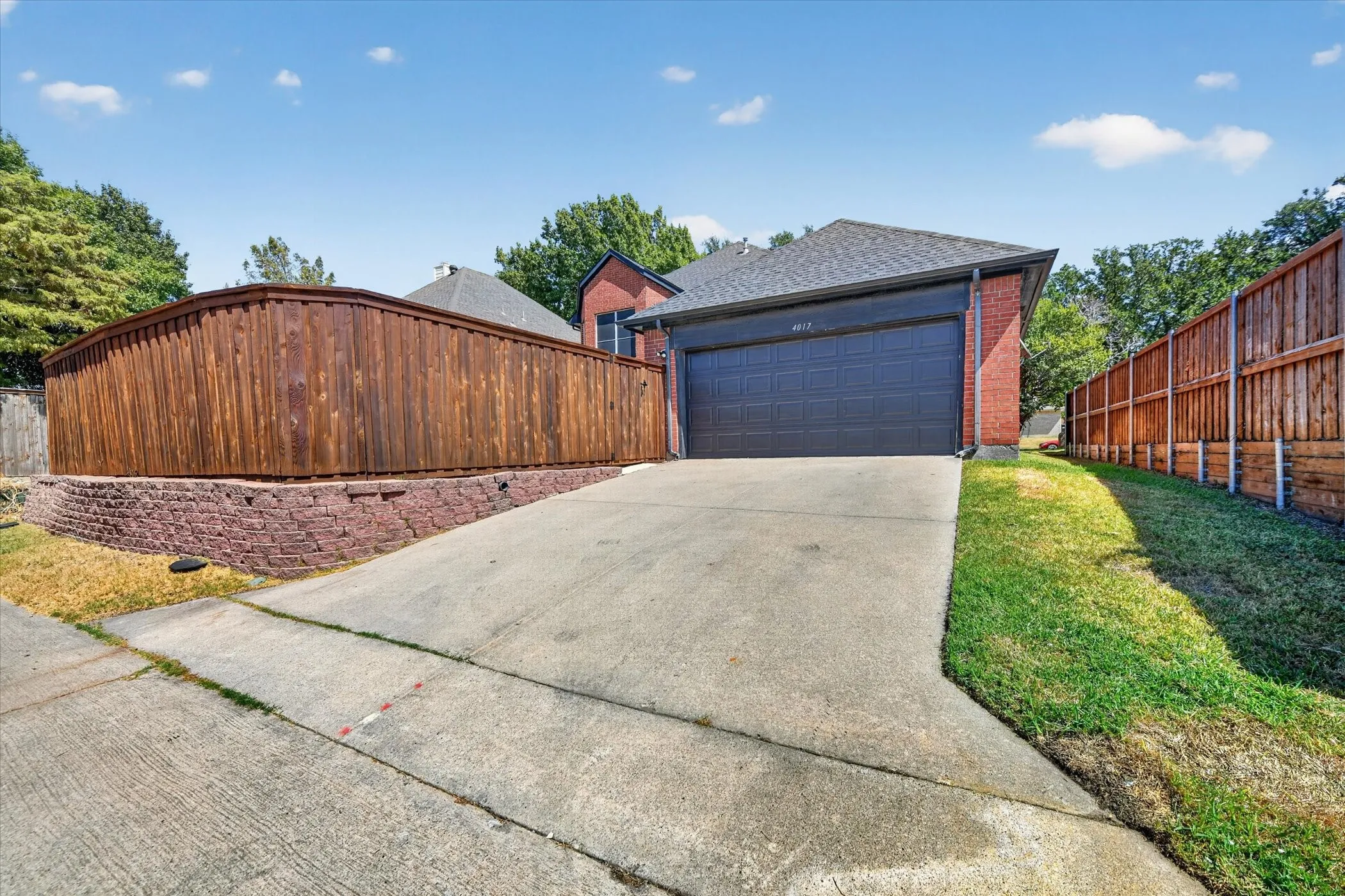 Single Family Residence For Sale in Collin County , 4017 Strattford Drive, Frisco, Texas 75035, 3 Bedroom, 3 Bathroom, 2 Garage spaces, 2,779 Sqft, built in 1996, mls#21383254, Real Estate Agent in Frisco, Homes For Sale in Collin county, Homes For Sale in Frisco, Realtor in Frisco Texas, Real Estate Brokerage Independent Realty Texas, Luminita Cordes Realtor