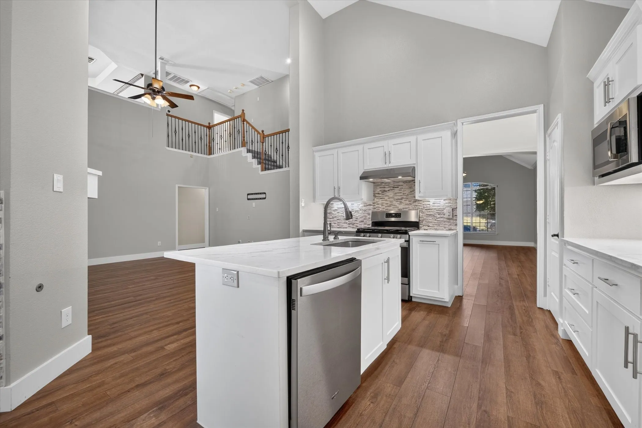 Single Family Residence For Sale in Collin County , 4017 Strattford Drive, Frisco, Texas 75035, 3 Bedroom, 3 Bathroom, 2 Garage spaces, 2,779 Sqft, built in 1996, mls#21383254, Real Estate Agent in Frisco, Homes For Sale in Collin county, Homes For Sale in Frisco, Realtor in Frisco Texas, Real Estate Brokerage Independent Realty Texas, Luminita Cordes Realtor