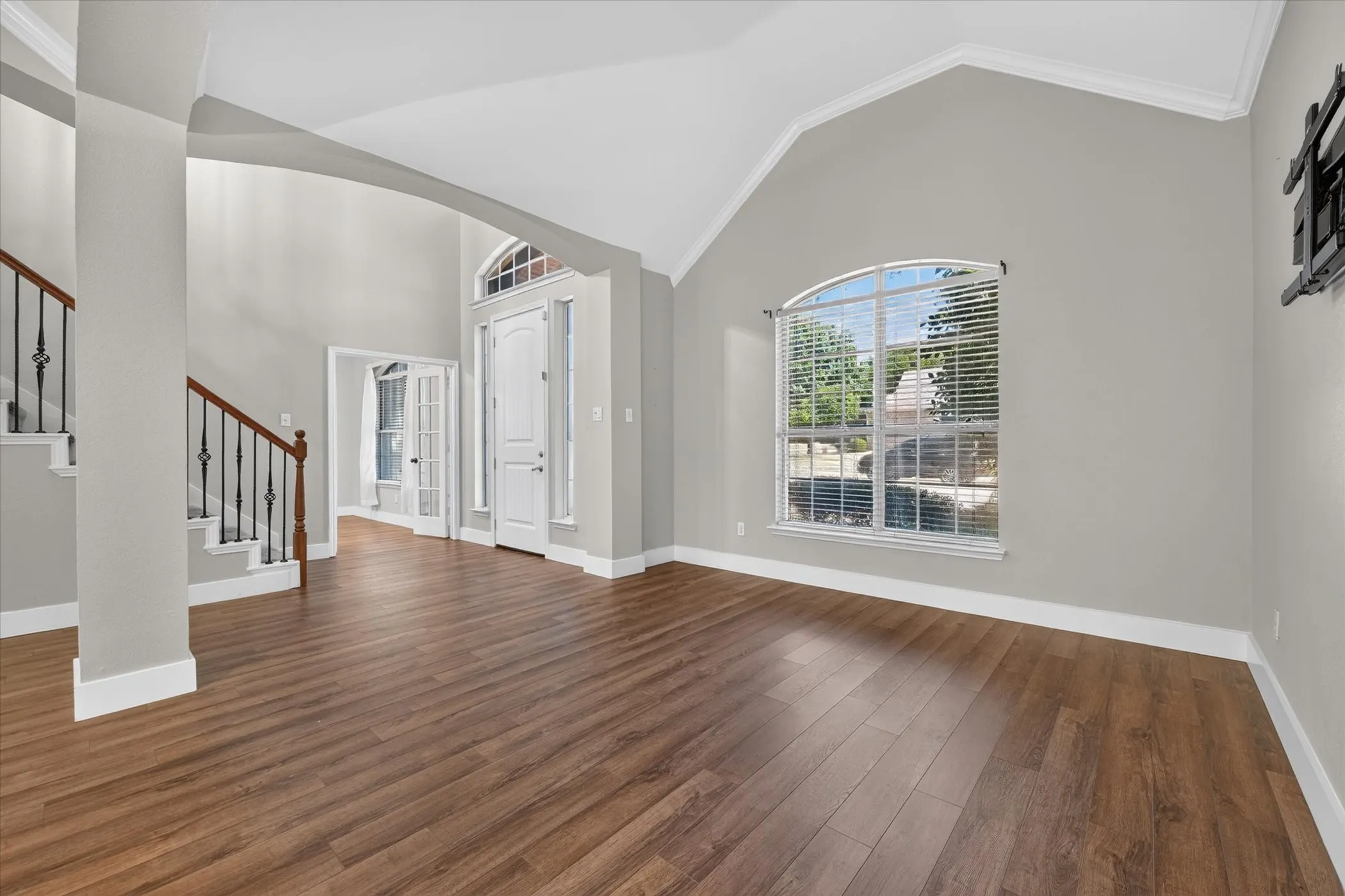 Single Family Residence For Sale in Collin County , 4017 Strattford Drive, Frisco, Texas 75035, 3 Bedroom, 3 Bathroom, 2 Garage spaces, 2,779 Sqft, built in 1996, mls#21383254, Real Estate Agent in Frisco, Homes For Sale in Collin county, Homes For Sale in Frisco, Realtor in Frisco Texas, Real Estate Brokerage Independent Realty Texas, Luminita Cordes Realtor
