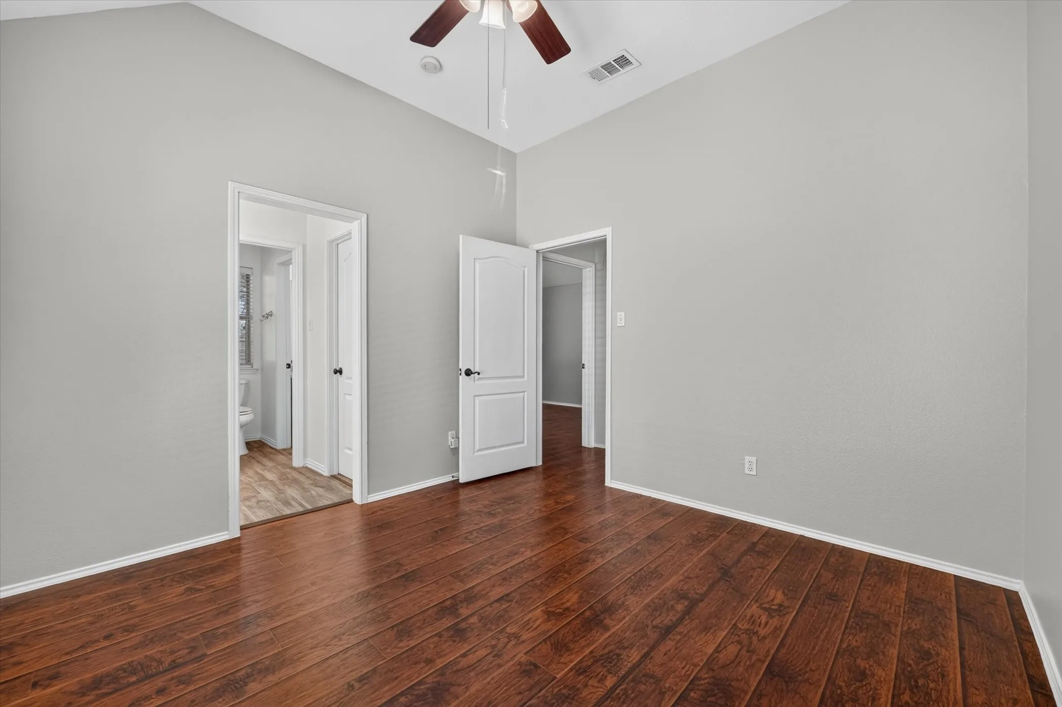 Single Family Residence For Sale in Collin County , 4017 Strattford Drive, Frisco, Texas 75035, 3 Bedroom, 3 Bathroom, 2 Garage spaces, 2,779 Sqft, built in 1996, mls#21383254, Real Estate Agent in Frisco, Homes For Sale in Collin county, Homes For Sale in Frisco, Realtor in Frisco Texas, Real Estate Brokerage Independent Realty Texas, Luminita Cordes Realtor