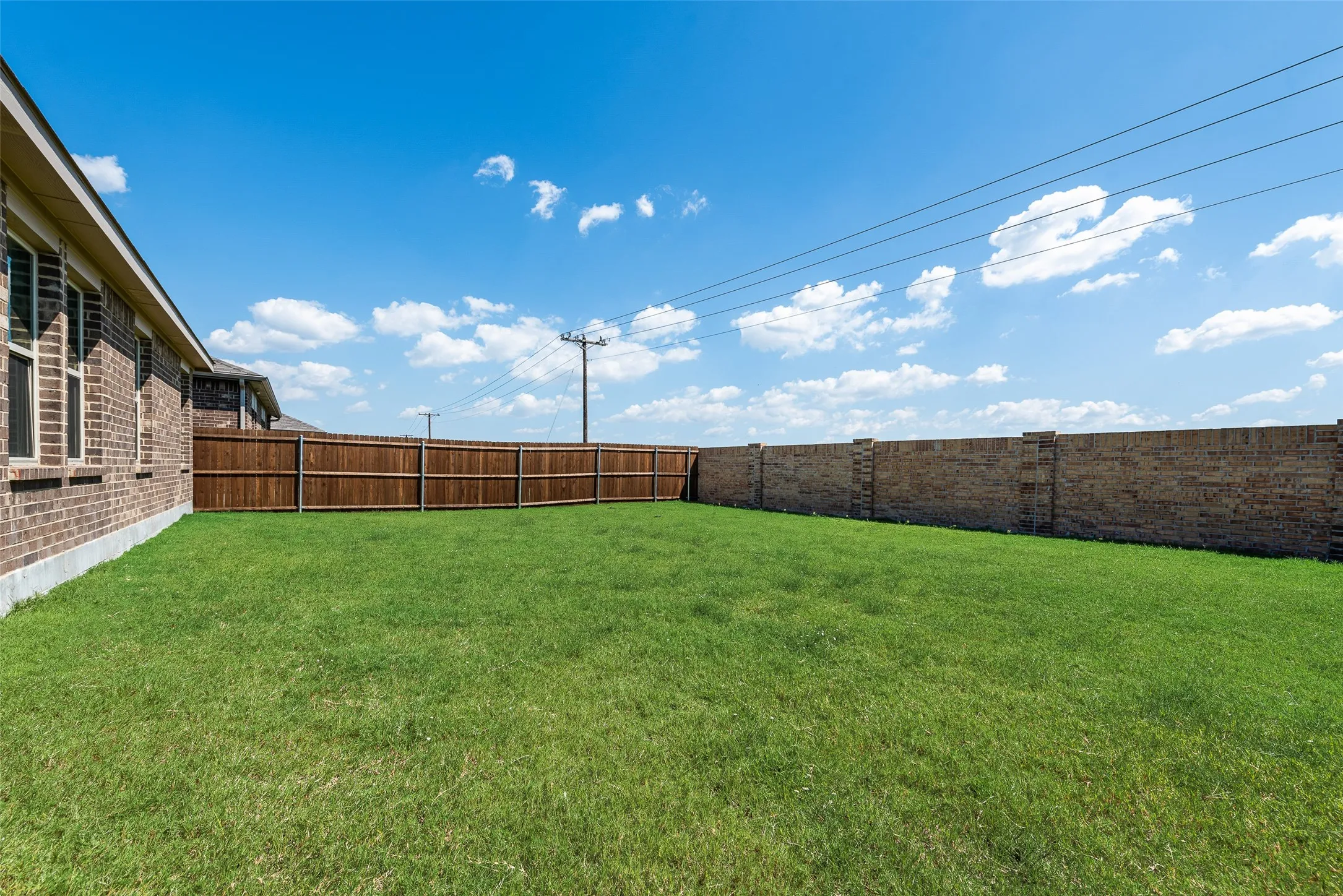 Single Family Residence For Rent in Kaufman County , 2706 Knollwood Trail, Crandall, Texas 75114, 4 Bedroom, 2 Bathroom, 2 Garage spaces, 1,512 Sqft, built in 2024, mls#21395027, Real Estate Agent in Crandall, Homes For Rent in Kaufman county, Homes For Rent in Crandall, Realtor in Crandall Texas, Real Estate Brokerage Independent Realty Texas, Luminita Cordes Realtor
