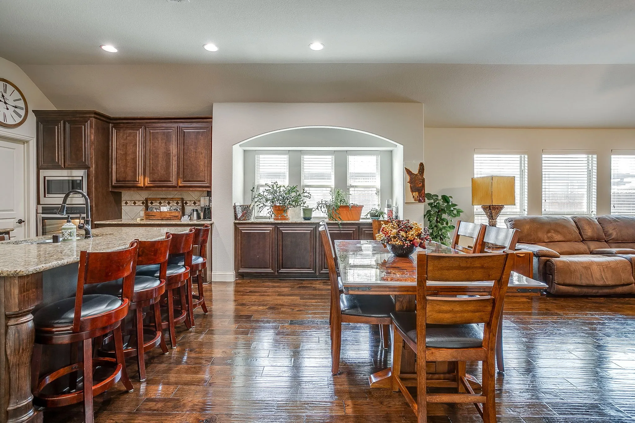 Single Family Residence For Sale in Johnson County , 1169 Spring Cress Drive, Burleson, Texas 76028, 4 Bedroom, 2 Bathroom, 3 Garage spaces, 2,305 Sqft, built in 2016, mls#21394864, Real Estate Agent in Burleson, Homes For Sale in Johnson county, Homes For Sale in Burleson, Realtor in Burleson Texas, Real Estate Brokerage Independent Realty Texas, Luminita Cordes Realtor