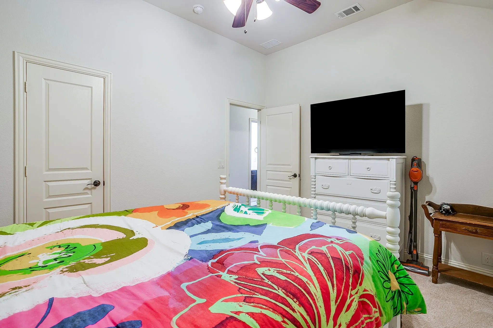 Single Family Residence For Sale in Johnson County , 1169 Spring Cress Drive, Burleson, Texas 76028, 4 Bedroom, 2 Bathroom, 3 Garage spaces, 2,305 Sqft, built in 2016, mls#21394864, Real Estate Agent in Burleson, Homes For Sale in Johnson county, Homes For Sale in Burleson, Realtor in Burleson Texas, Real Estate Brokerage Independent Realty Texas, Luminita Cordes Realtor