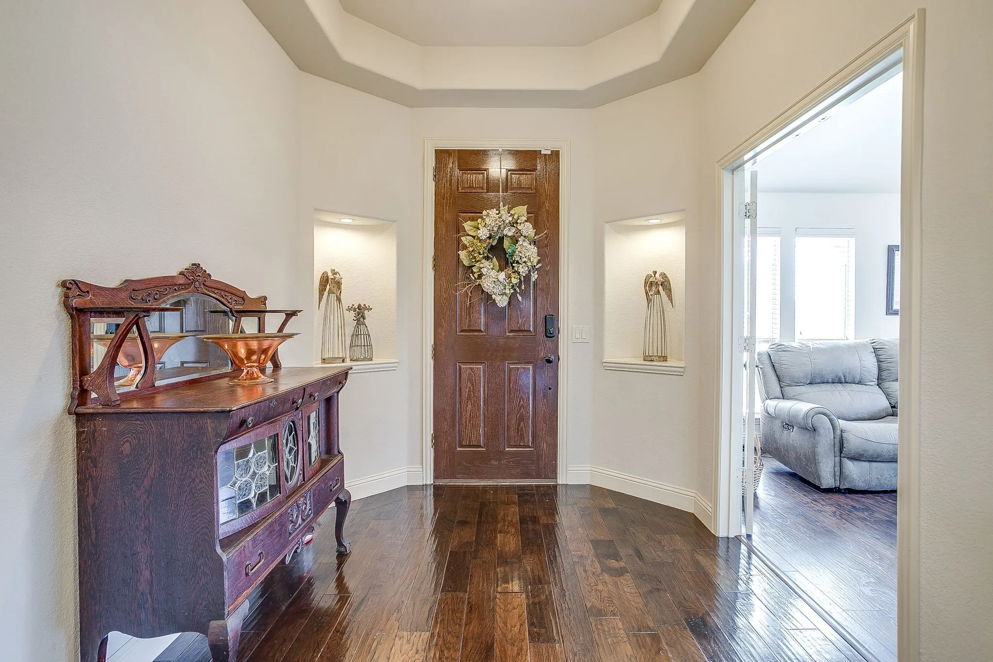 Single Family Residence For Sale in Johnson County , 1169 Spring Cress Drive, Burleson, Texas 76028, 4 Bedroom, 2 Bathroom, 3 Garage spaces, 2,305 Sqft, built in 2016, mls#21394864, Real Estate Agent in Burleson, Homes For Sale in Johnson county, Homes For Sale in Burleson, Realtor in Burleson Texas, Real Estate Brokerage Independent Realty Texas, Luminita Cordes Realtor