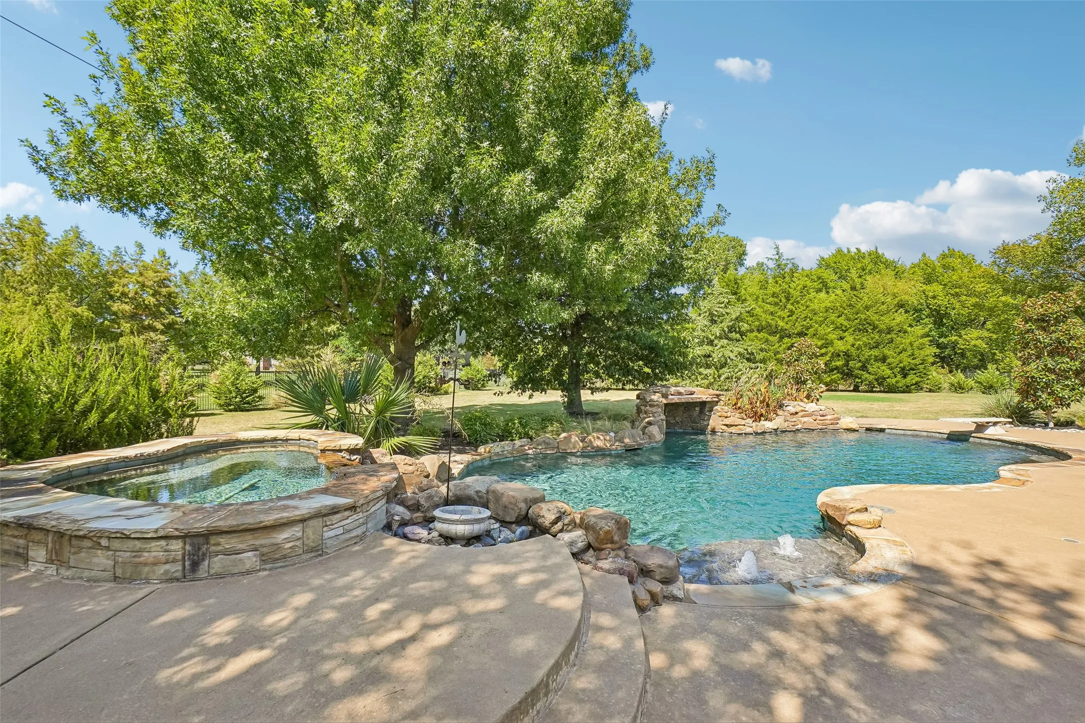 Single Family Residence For Sale in Collin County , 1761 Elmhurst Court, Prosper, Texas 75078, 4 Bedroom, 4 Bathroom, 3 Garage spaces, 4,021 Sqft, built in 2004, mls#21395031, Real Estate Agent in Prosper, Homes For Sale in Collin county, Homes For Sale in Prosper, Realtor in Prosper Texas, Real Estate Brokerage Independent Realty Texas, Luminita Cordes Realtor