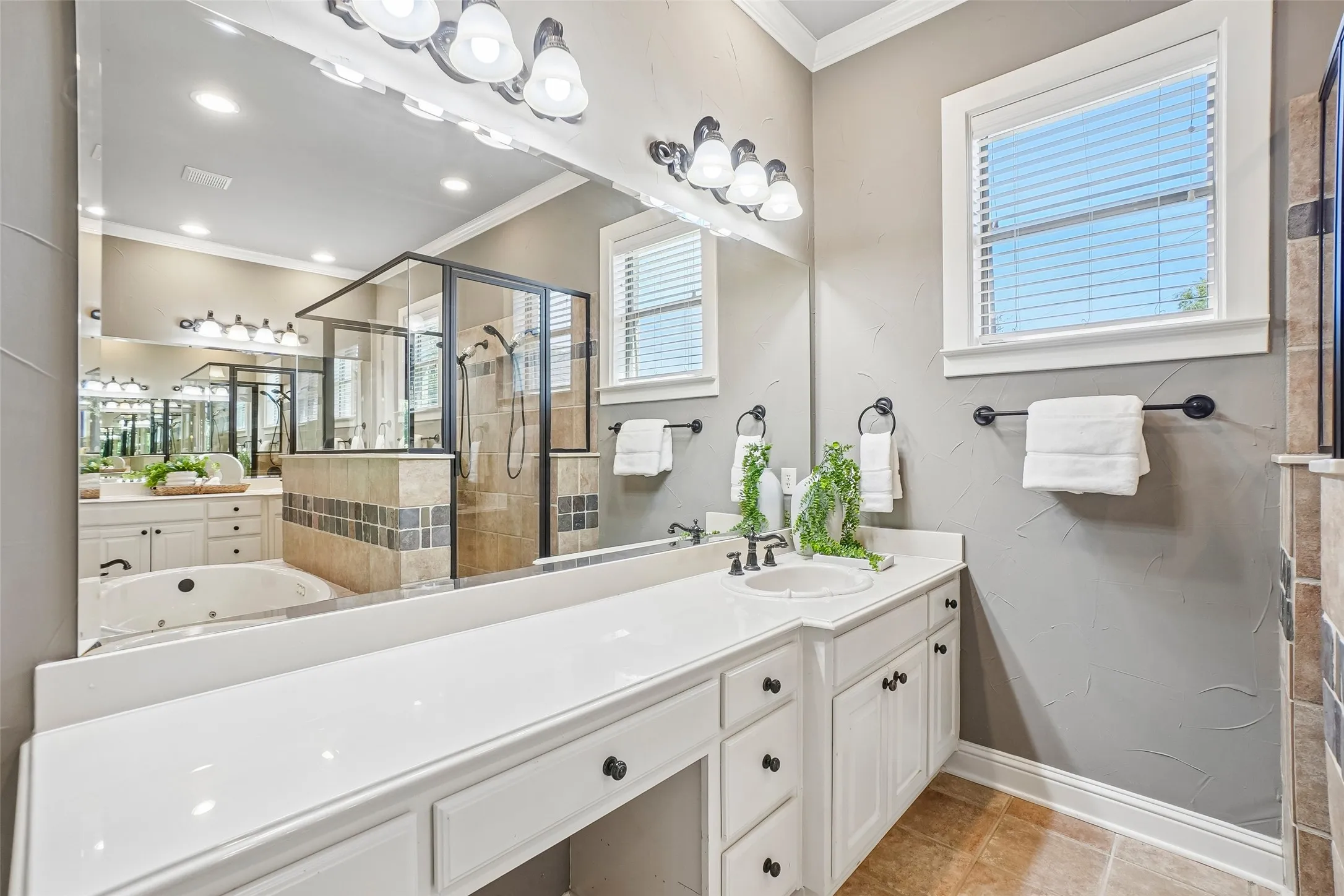 Single Family Residence For Sale in Collin County , 1761 Elmhurst Court, Prosper, Texas 75078, 4 Bedroom, 4 Bathroom, 3 Garage spaces, 4,021 Sqft, built in 2004, mls#21395031, Real Estate Agent in Prosper, Homes For Sale in Collin county, Homes For Sale in Prosper, Realtor in Prosper Texas, Real Estate Brokerage Independent Realty Texas, Luminita Cordes Realtor