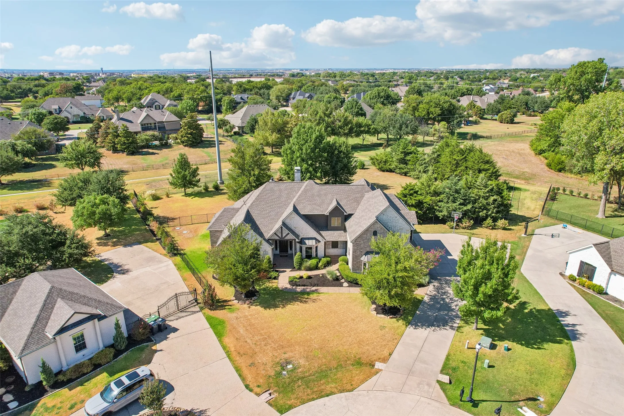 Single Family Residence For Sale in Collin County , 1761 Elmhurst Court, Prosper, Texas 75078, 4 Bedroom, 4 Bathroom, 3 Garage spaces, 4,021 Sqft, built in 2004, mls#21395031, Real Estate Agent in Prosper, Homes For Sale in Collin county, Homes For Sale in Prosper, Realtor in Prosper Texas, Real Estate Brokerage Independent Realty Texas, Luminita Cordes Realtor