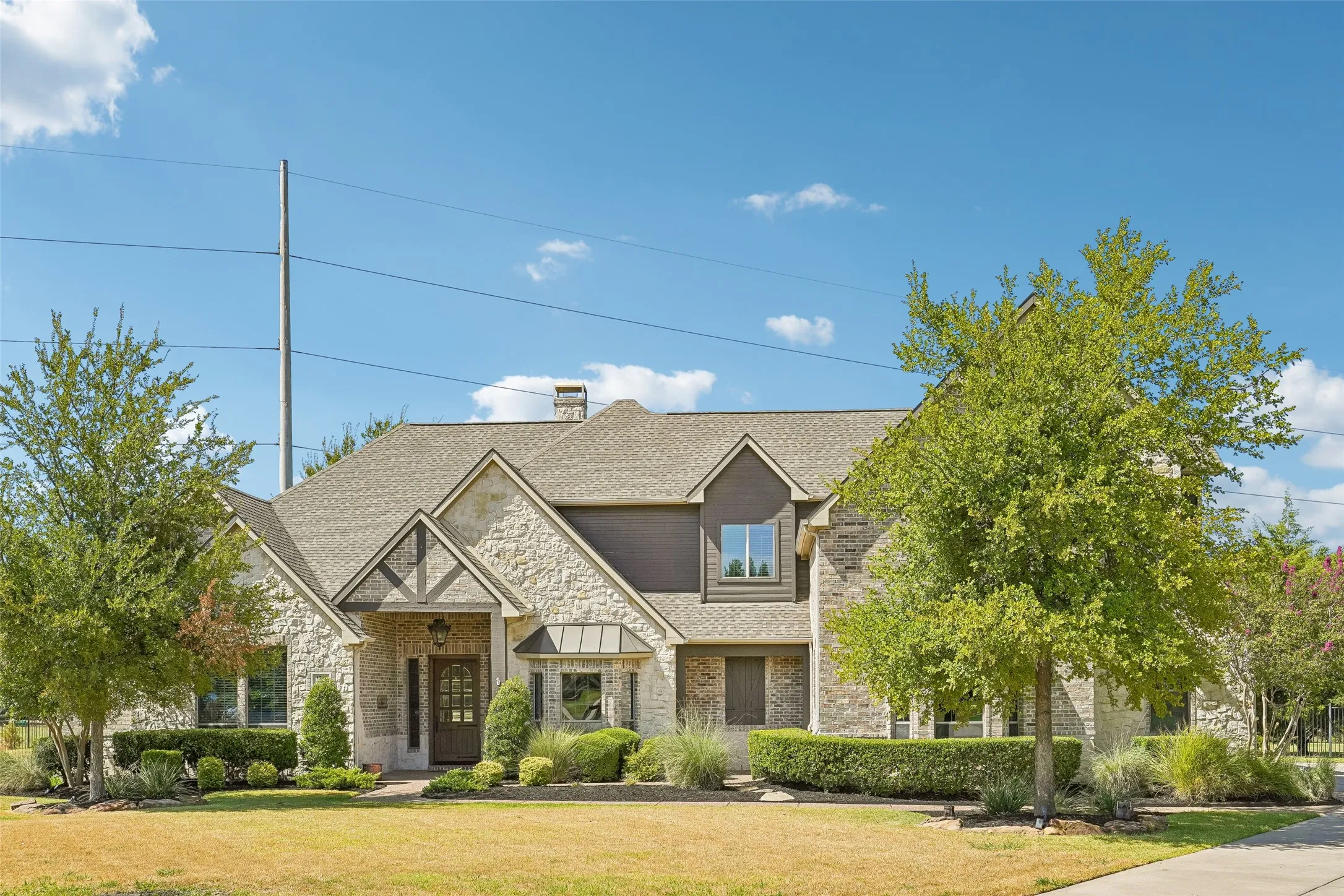 Single Family Residence For Sale in Collin County , 1761 Elmhurst Court, Prosper, Texas 75078, 4 Bedroom, 4 Bathroom, 3 Garage spaces, 4,021 Sqft, built in 2004, mls#21395031, Real Estate Agent in Prosper, Homes For Sale in Collin county, Homes For Sale in Prosper, Realtor in Prosper Texas, Real Estate Brokerage Independent Realty Texas, Luminita Cordes Realtor