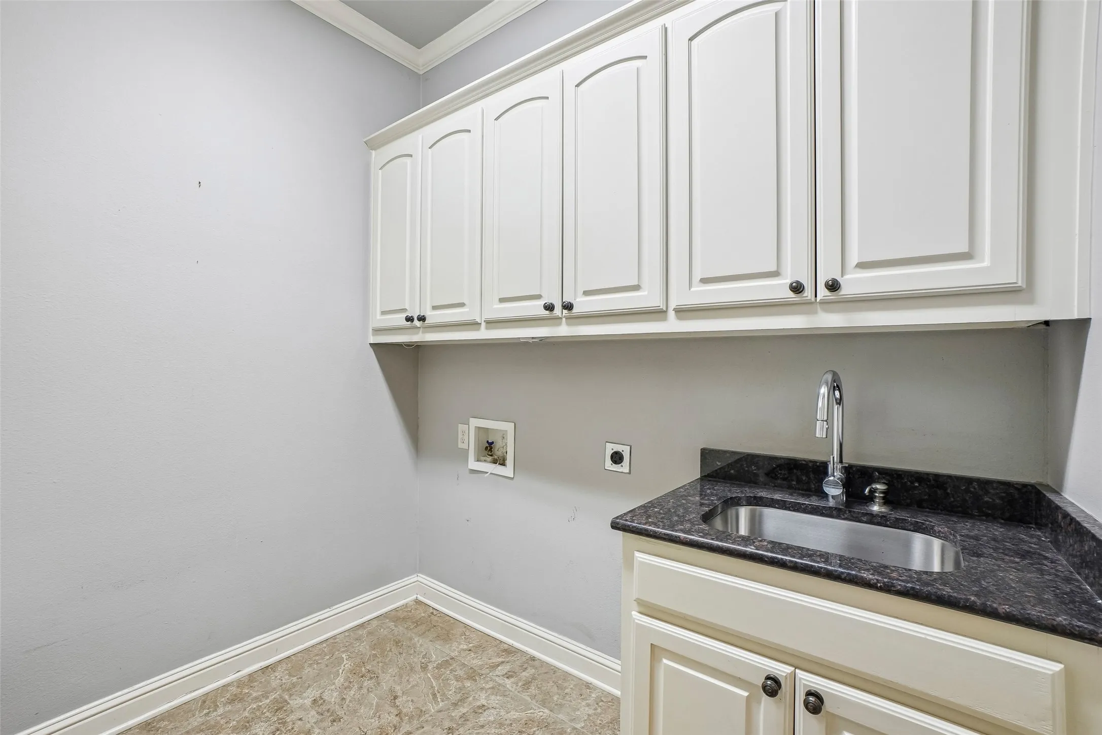 Single Family Residence For Sale in Collin County , 1761 Elmhurst Court, Prosper, Texas 75078, 4 Bedroom, 4 Bathroom, 3 Garage spaces, 4,021 Sqft, built in 2004, mls#21395031, Real Estate Agent in Prosper, Homes For Sale in Collin county, Homes For Sale in Prosper, Realtor in Prosper Texas, Real Estate Brokerage Independent Realty Texas, Luminita Cordes Realtor