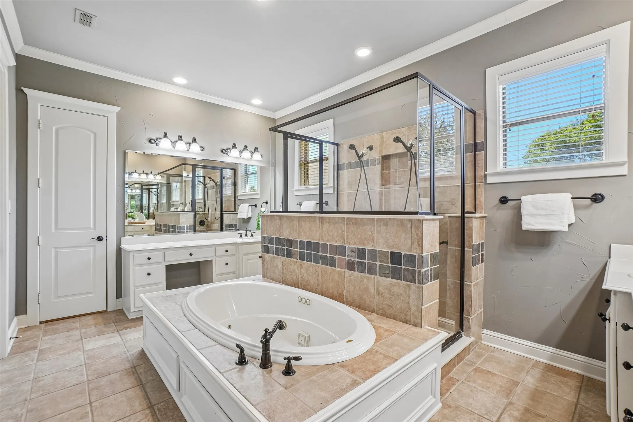 Single Family Residence For Sale in Collin County , 1761 Elmhurst Court, Prosper, Texas 75078, 4 Bedroom, 4 Bathroom, 3 Garage spaces, 4,021 Sqft, built in 2004, mls#21395031, Real Estate Agent in Prosper, Homes For Sale in Collin county, Homes For Sale in Prosper, Realtor in Prosper Texas, Real Estate Brokerage Independent Realty Texas, Luminita Cordes Realtor