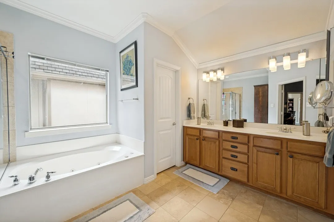Townhouse For Sale in Collin County , 8913 Trolley Trail, Mc Kinney, Texas 75070, 2 Bedroom, 3 Bathroom, 2 Garage spaces, 1,687 Sqft, built in 2005, mls#21393334, Real Estate Agent in Mc Kinney, Homes For Sale in Collin county, Homes For Sale in Mc Kinney, Realtor in Mc Kinney Texas, Real Estate Brokerage Independent Realty Texas, Luminita Cordes Realtor