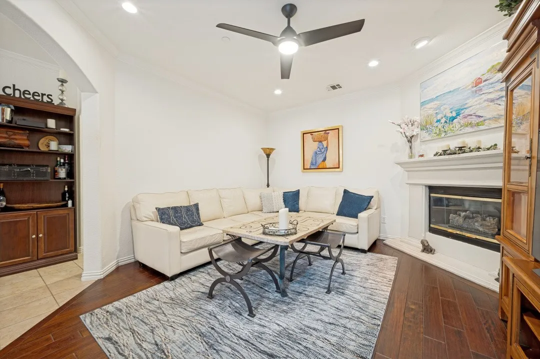 Townhouse For Sale in Collin County , 8913 Trolley Trail, Mc Kinney, Texas 75070, 2 Bedroom, 3 Bathroom, 2 Garage spaces, 1,687 Sqft, built in 2005, mls#21393334, Real Estate Agent in Mc Kinney, Homes For Sale in Collin county, Homes For Sale in Mc Kinney, Realtor in Mc Kinney Texas, Real Estate Brokerage Independent Realty Texas, Luminita Cordes Realtor
