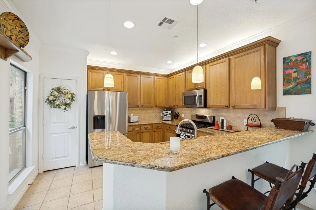 Townhouse For Sale in Collin County , 8913 Trolley Trail, Mc Kinney, Texas 75070, 2 Bedroom, 3 Bathroom, 2 Garage spaces, 1,687 Sqft, built in 2005, mls#21393334, Real Estate Agent in Mc Kinney, Homes For Sale in Collin county, Homes For Sale in Mc Kinney, Realtor in Mc Kinney Texas, Real Estate Brokerage Independent Realty Texas, Luminita Cordes Realtor