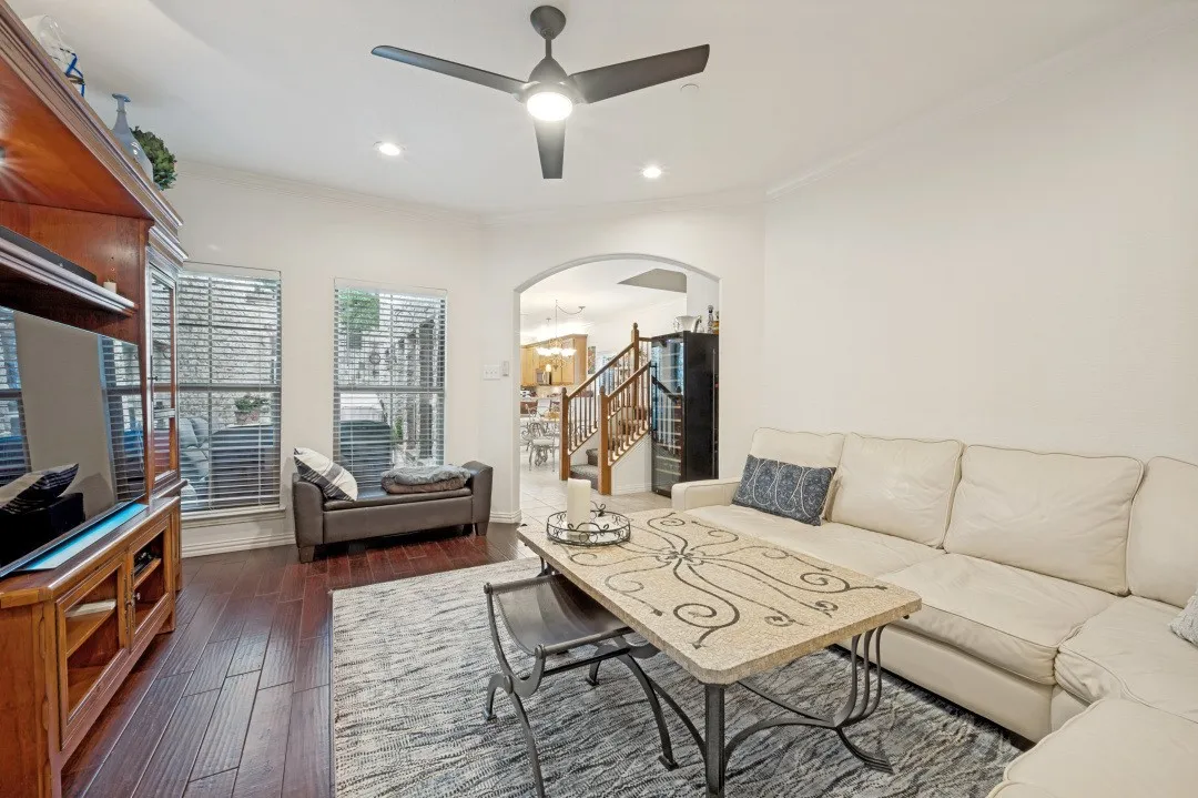 Townhouse For Sale in Collin County , 8913 Trolley Trail, Mc Kinney, Texas 75070, 2 Bedroom, 3 Bathroom, 2 Garage spaces, 1,687 Sqft, built in 2005, mls#21393334, Real Estate Agent in Mc Kinney, Homes For Sale in Collin county, Homes For Sale in Mc Kinney, Realtor in Mc Kinney Texas, Real Estate Brokerage Independent Realty Texas, Luminita Cordes Realtor