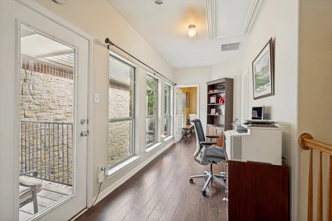 Townhouse For Sale in Collin County , 8913 Trolley Trail, Mc Kinney, Texas 75070, 2 Bedroom, 3 Bathroom, 2 Garage spaces, 1,687 Sqft, built in 2005, mls#21393334, Real Estate Agent in Mc Kinney, Homes For Sale in Collin county, Homes For Sale in Mc Kinney, Realtor in Mc Kinney Texas, Real Estate Brokerage Independent Realty Texas, Luminita Cordes Realtor