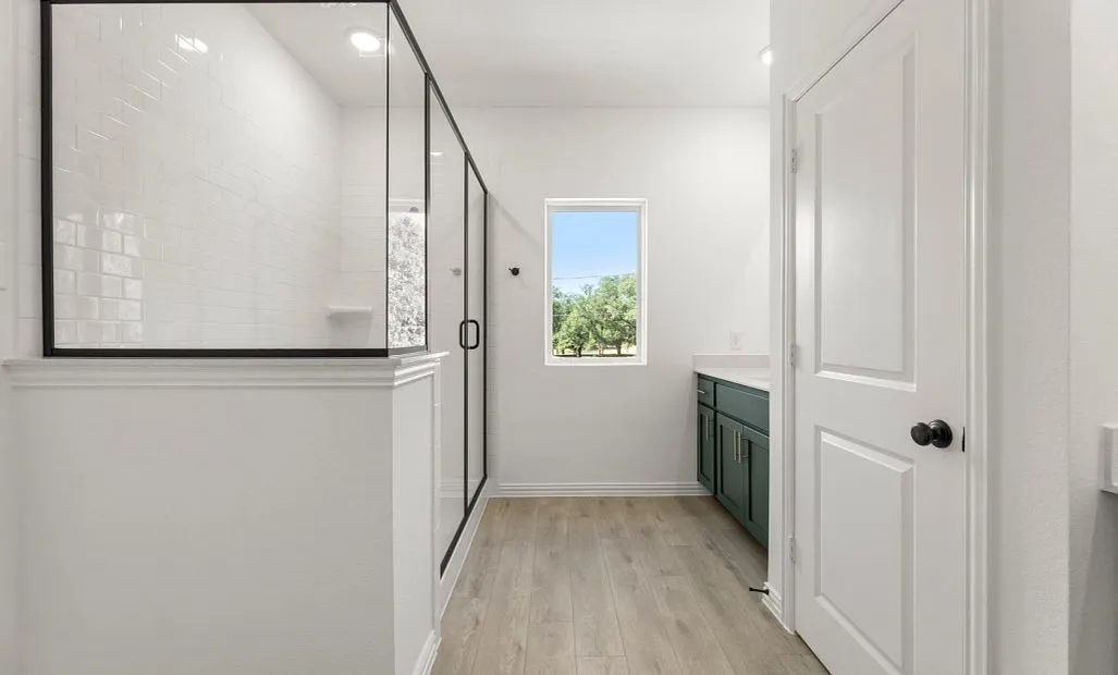 Primary Bathroom Representative Photo featuring the Luxe Collection