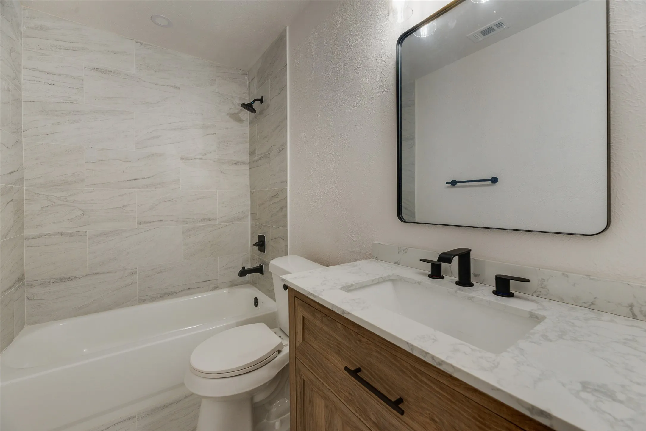 Single Family Residence For Sale in Dallas County , 409 Birchwood Circle, Mesquite, Texas 75149, 4 Bedroom, 2 Bathroom, Garage spaces, 1,733 Sqft, built in 1963, mls#21393272, Real Estate Agent in Mesquite, Homes For Sale in Dallas county, Homes For Sale in Mesquite, Realtor in Mesquite Texas, Real Estate Brokerage Independent Realty Texas, Luminita Cordes Realtor